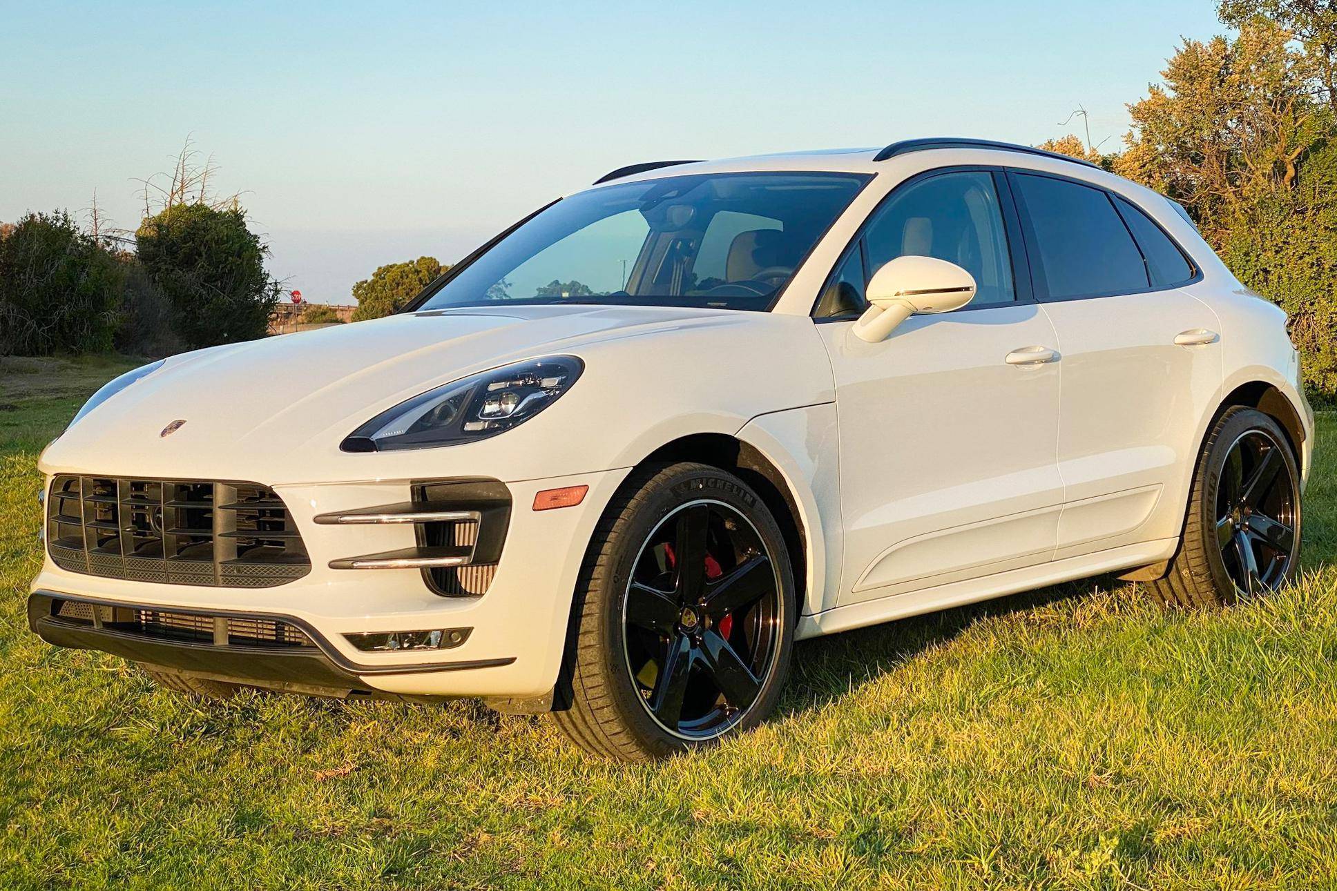 Roof Kit | PORSCHE MACAN TURBO 2017 Roof Kit | PORSCHE MACAN TURBO 2017