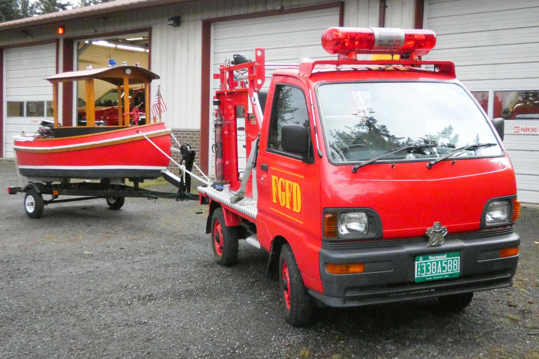 1996 Mitsubishi Minicab Fire Truck with Boat and Trailer