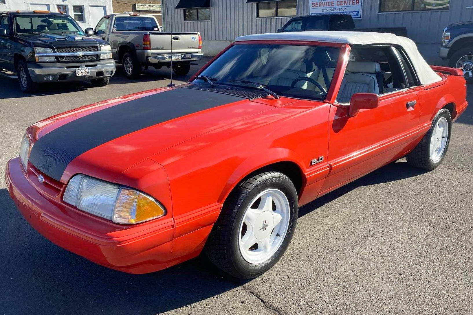 1992 Ford Mustang LX 5.0 Summer Edition auction - Cars & Bids