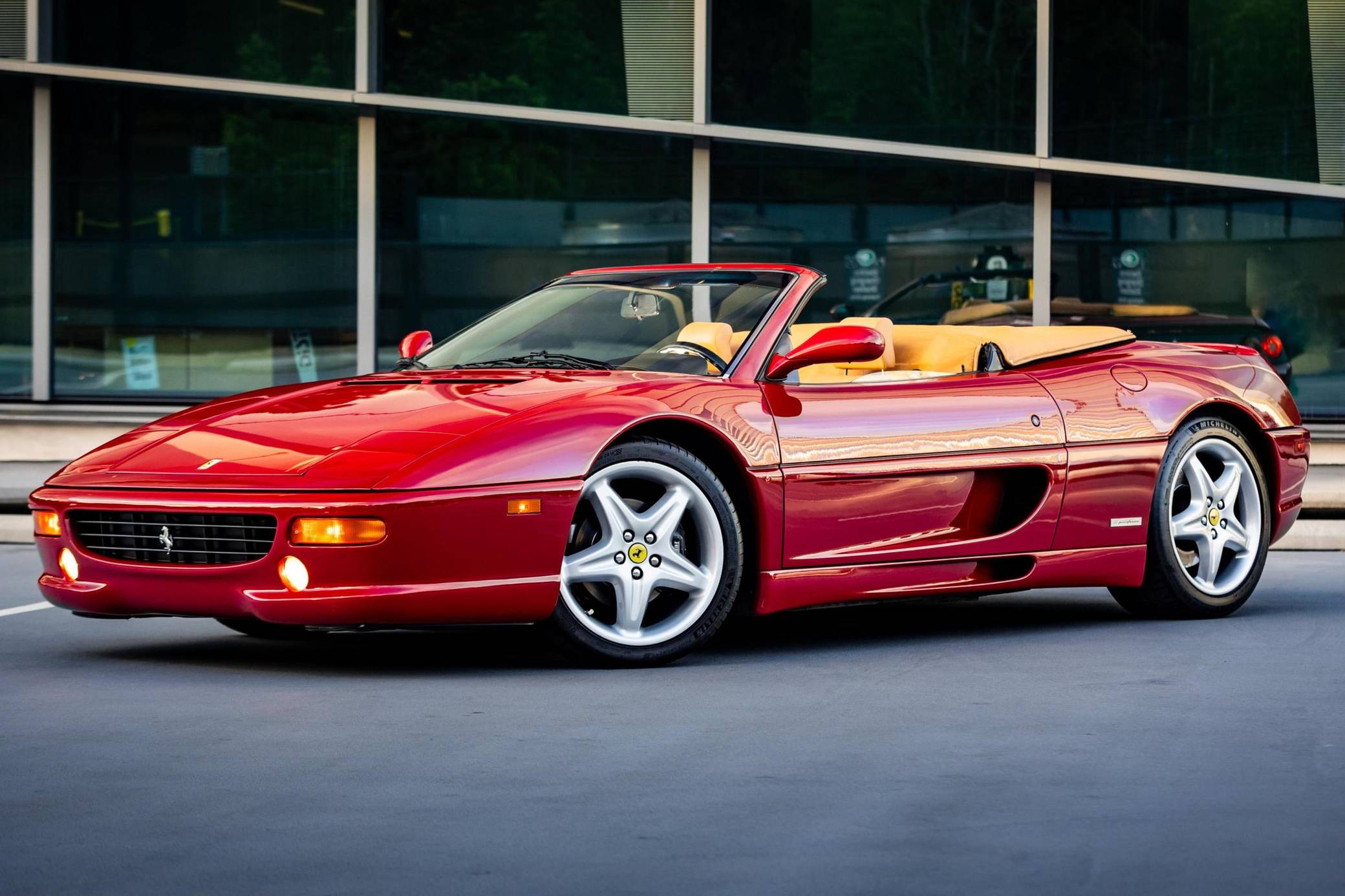 MINICHAMPS Ferrari F355 & F355spider 2台 New large model: The Ferrari F355 Spider 1994