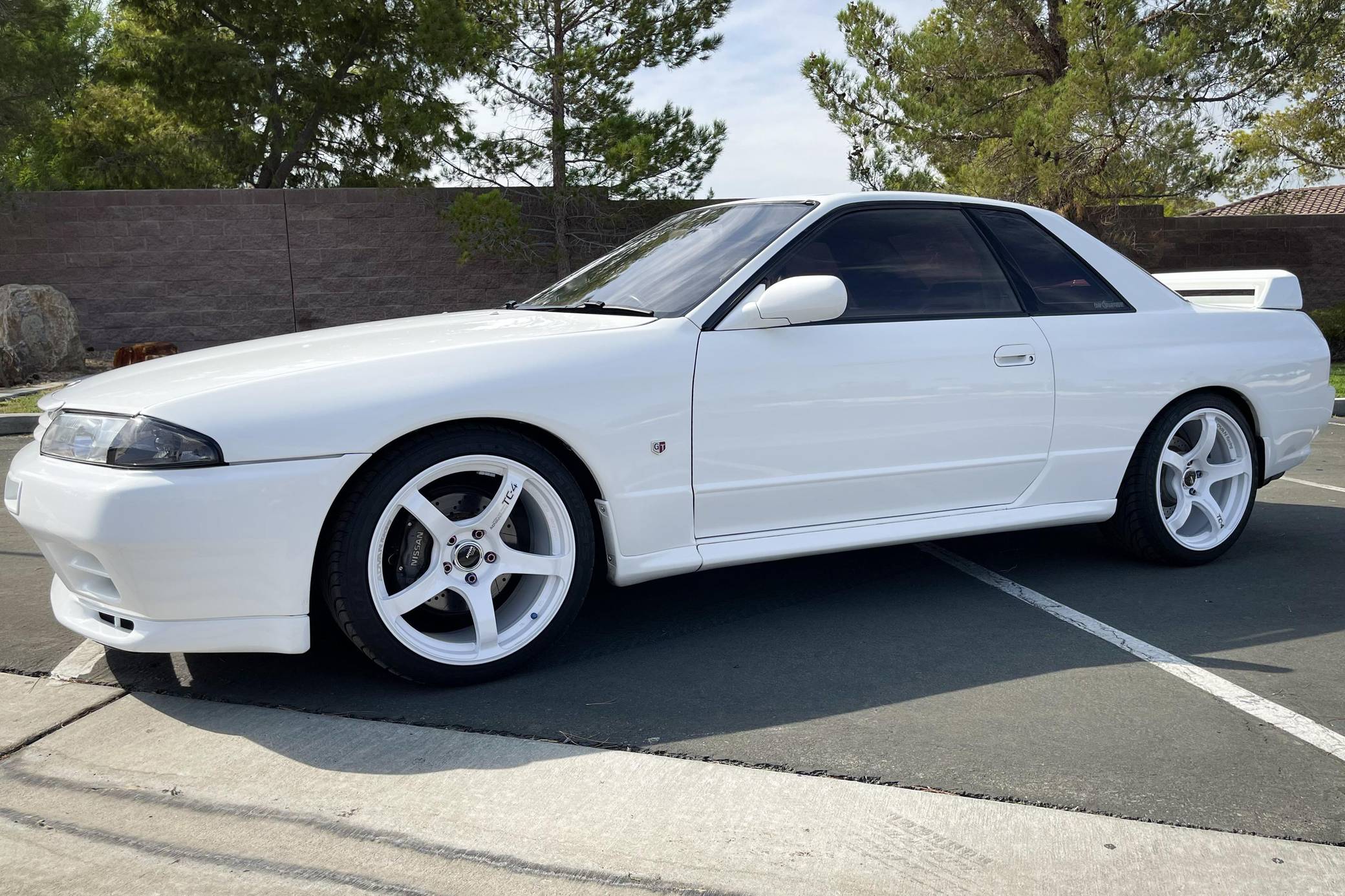 NISSAN Skyline GT-R V-Spec (R32) Specs Photos 1993, 1994