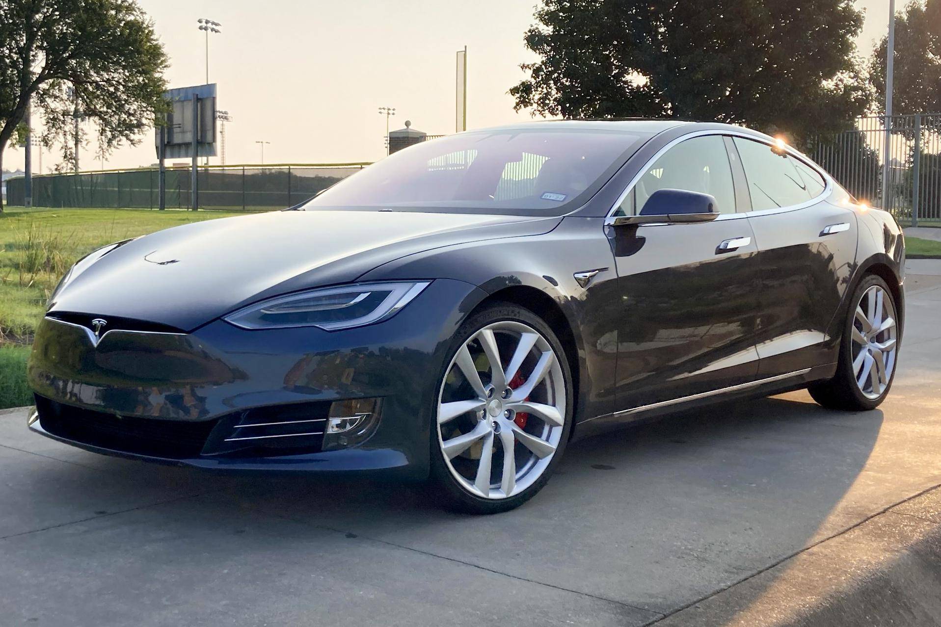 Tesla model on sale s raven