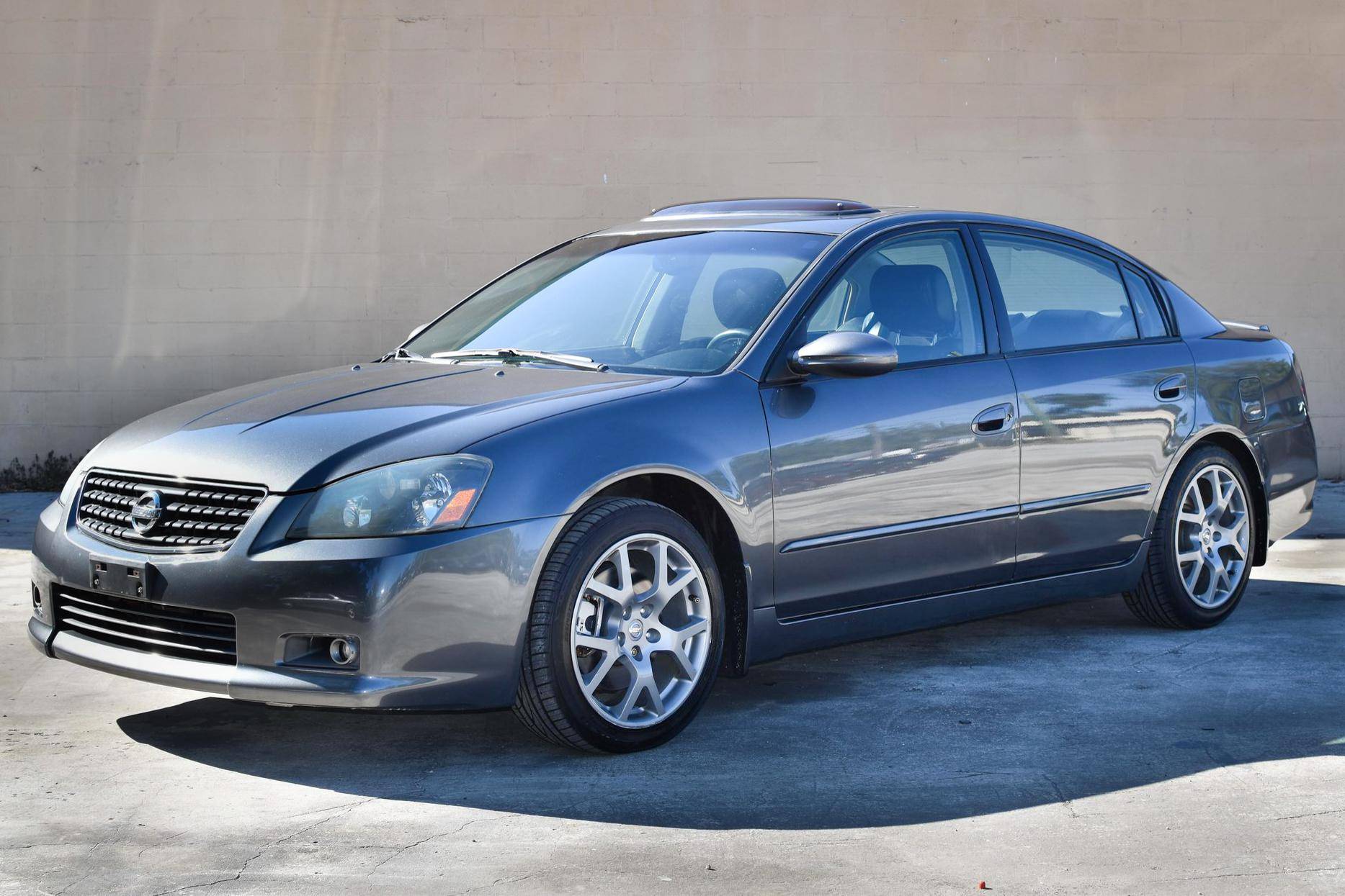 2006 Nissan Altima SE R auction Cars Bids