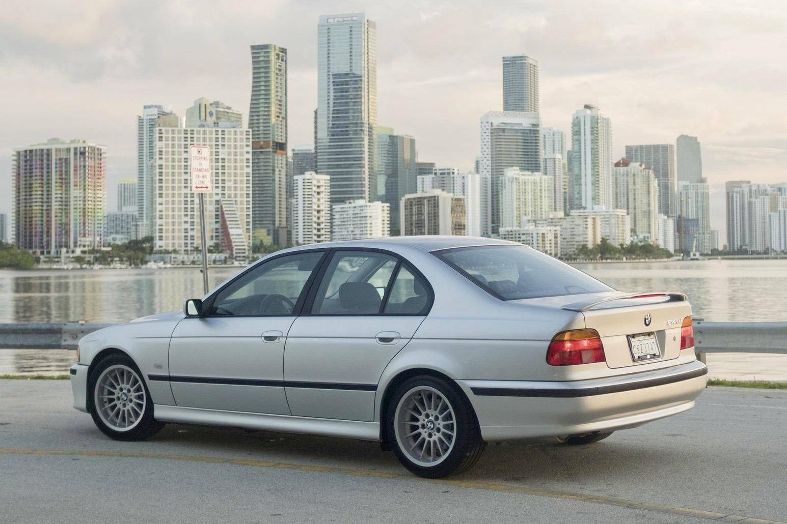 2000 BMW 540i Sedan