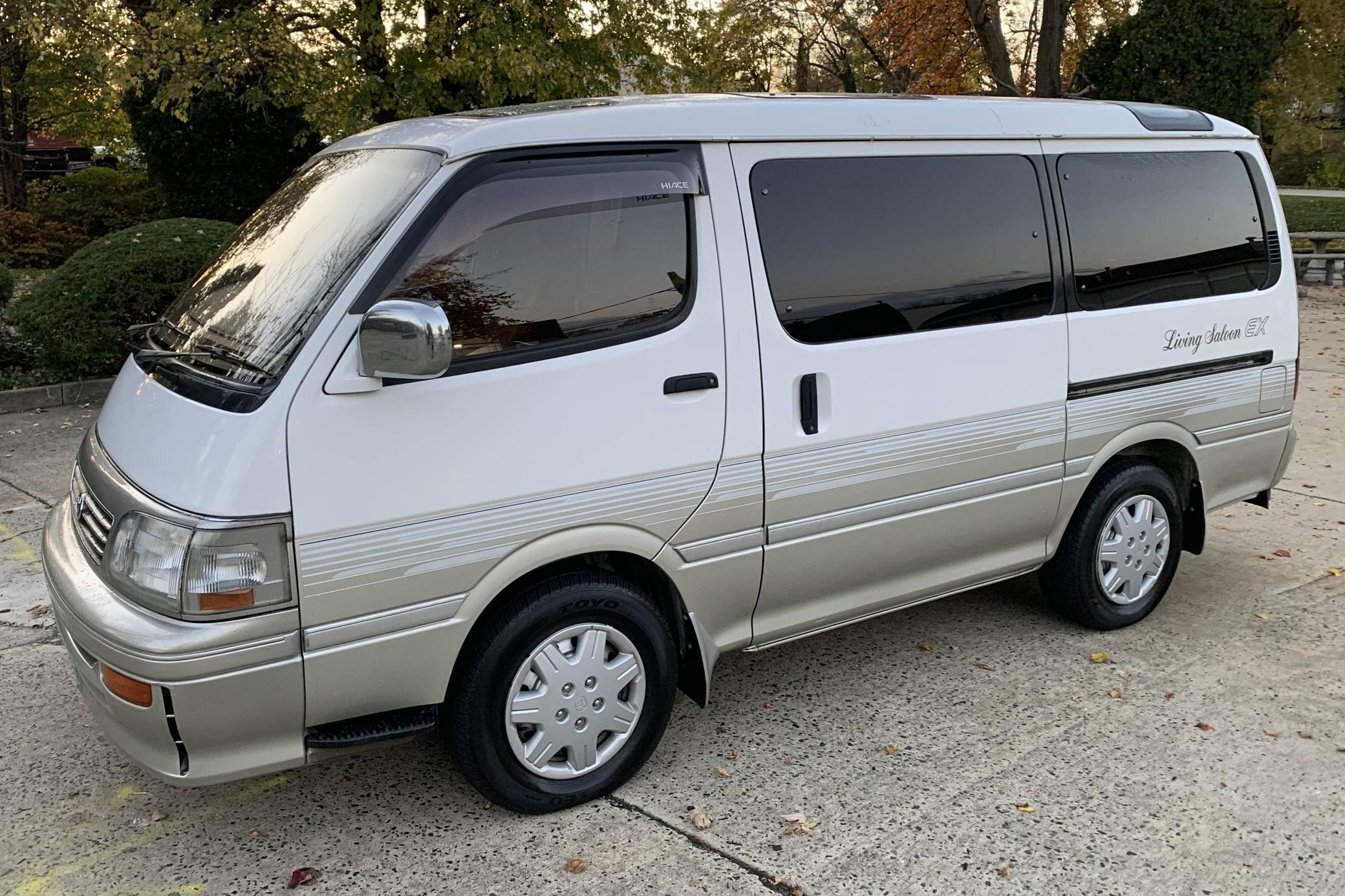 1995 Toyota HiAce Super Custom Living Saloon EX