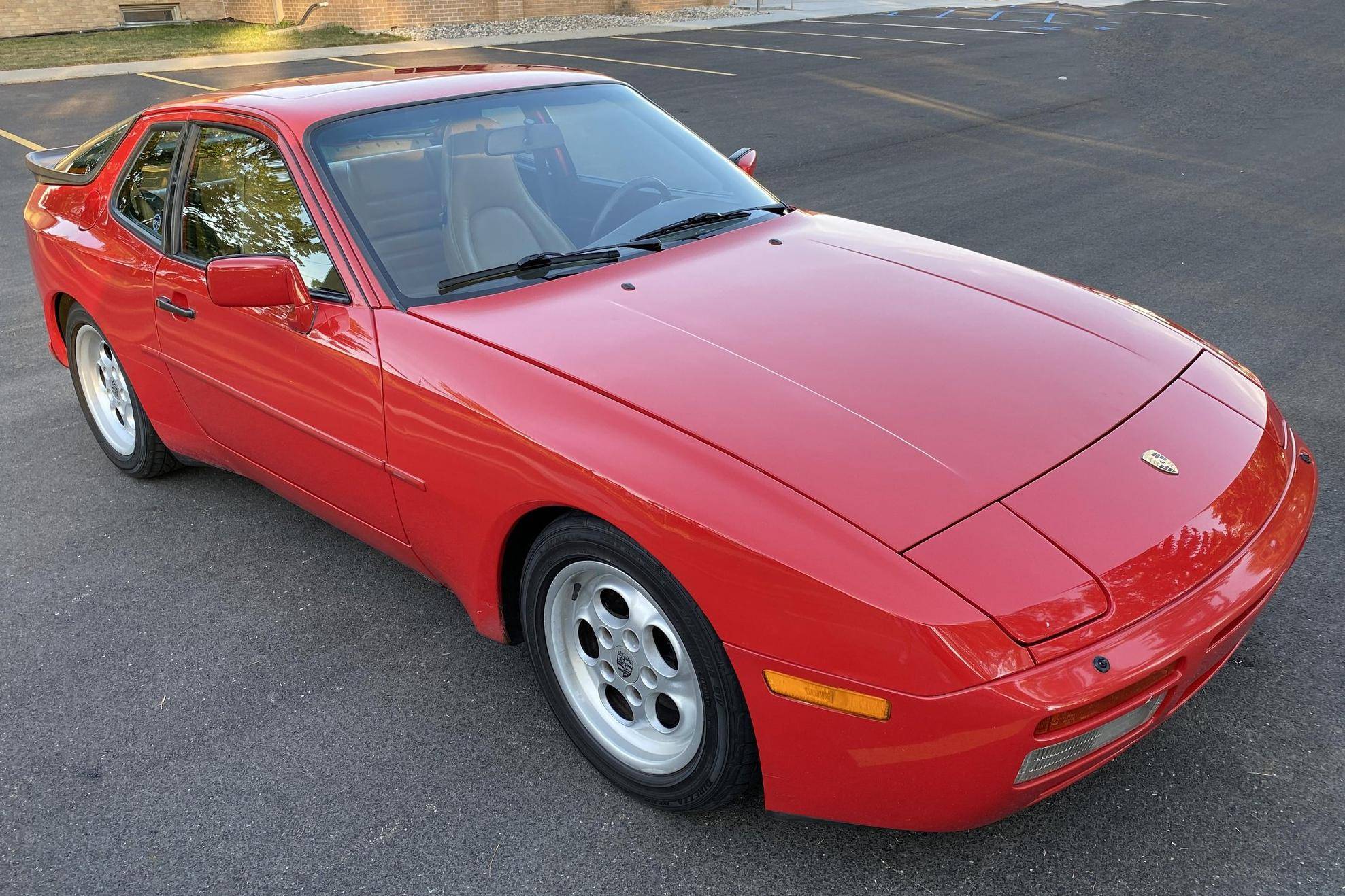 1986 Porsche 944 Turbo auction - Cars & Bids