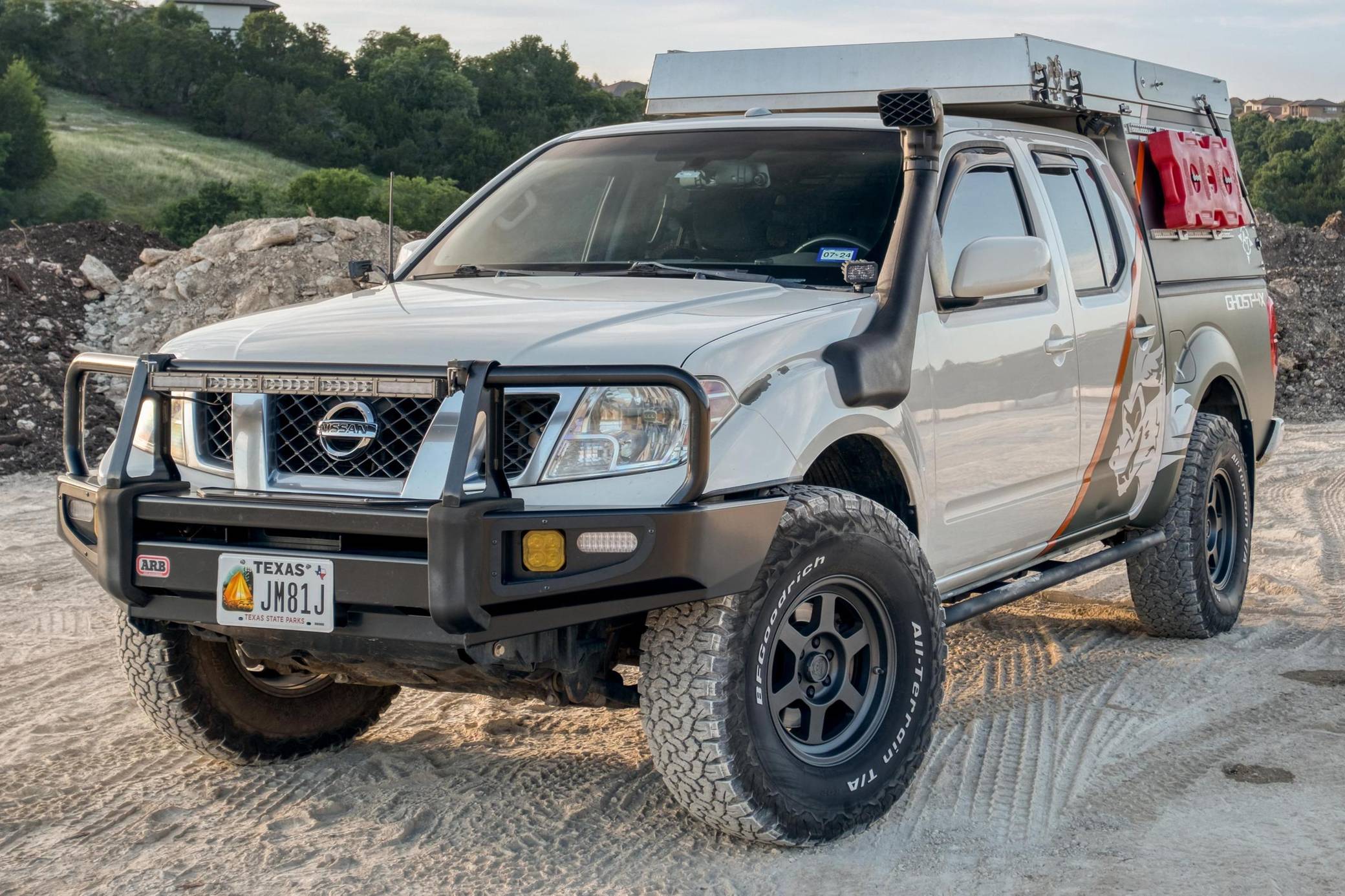 Partial Hood Fender and Mirror | NISSAN FRONTIER 2012