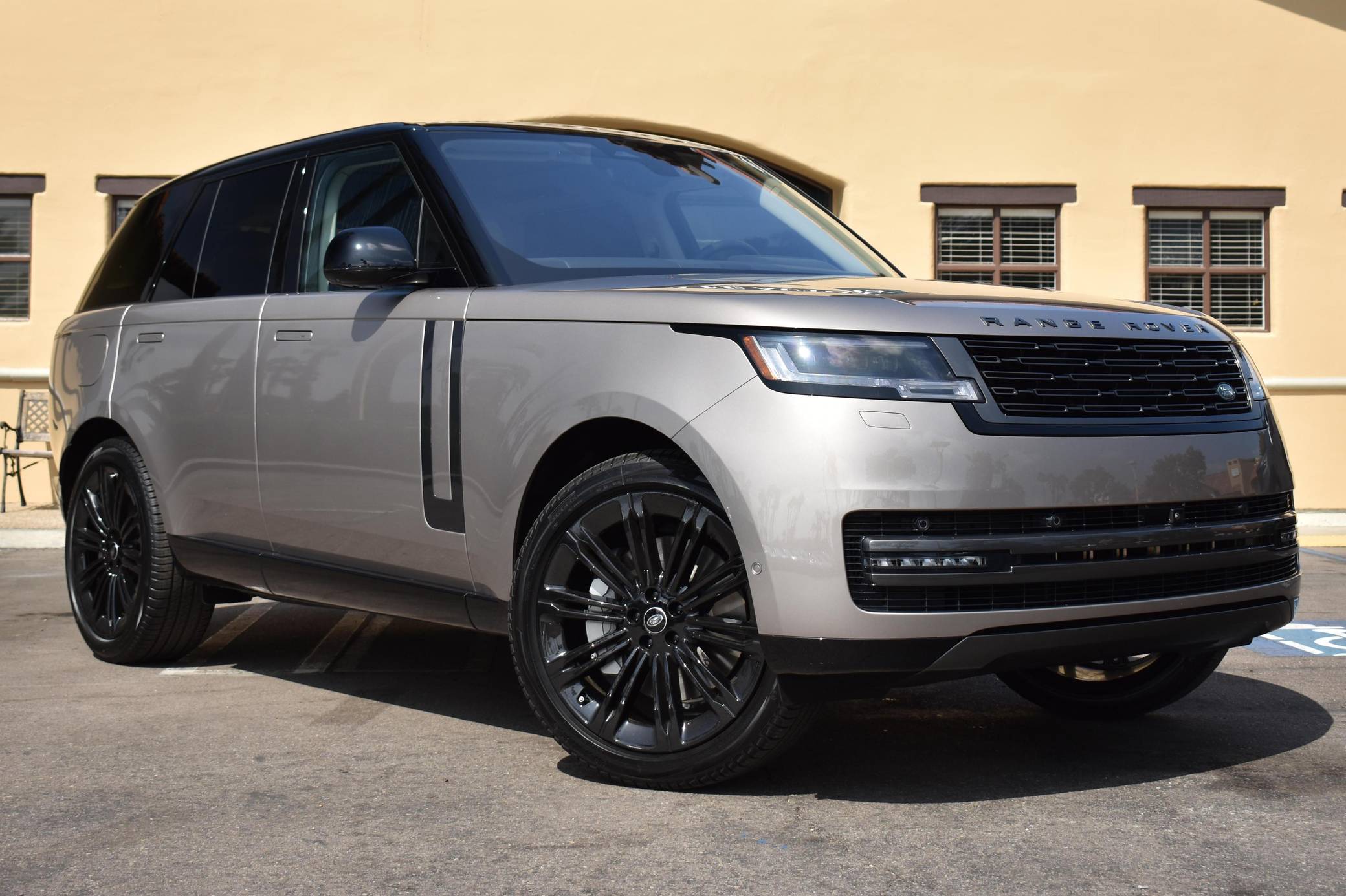 2023 Range Rover P530 SE