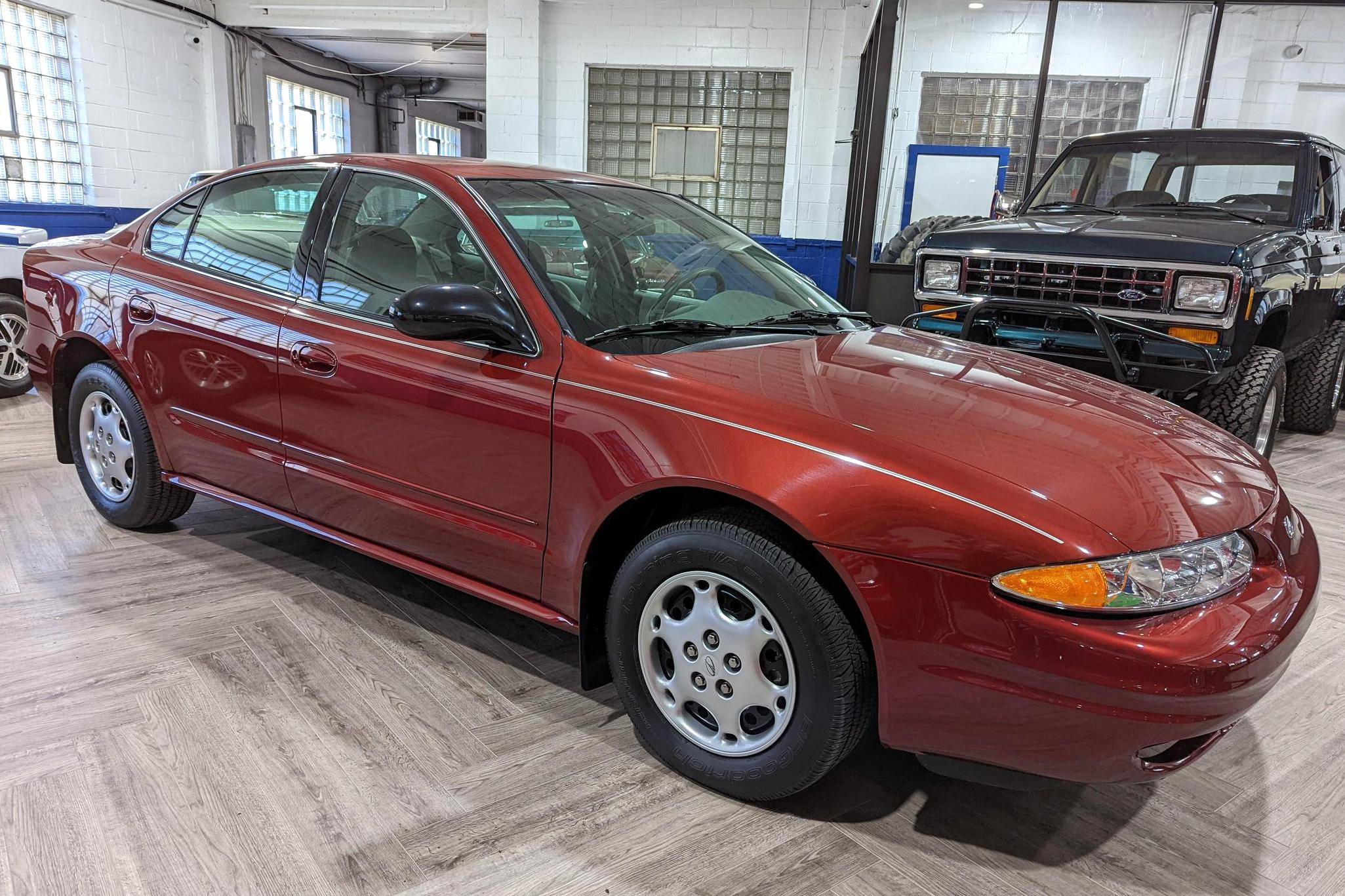 2003 Oldsmobile Alero GX Sedan