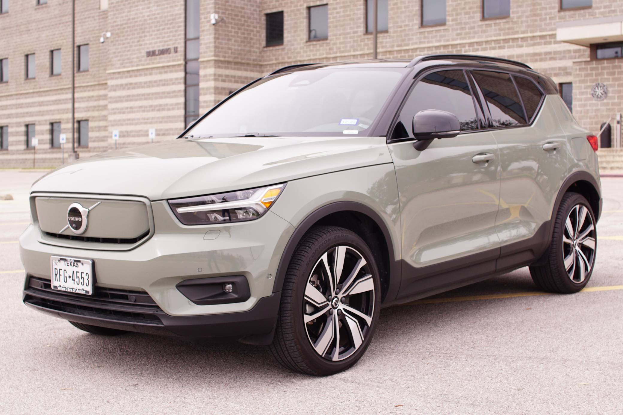 2022 Volvo XC40 Recharge Twin Plus