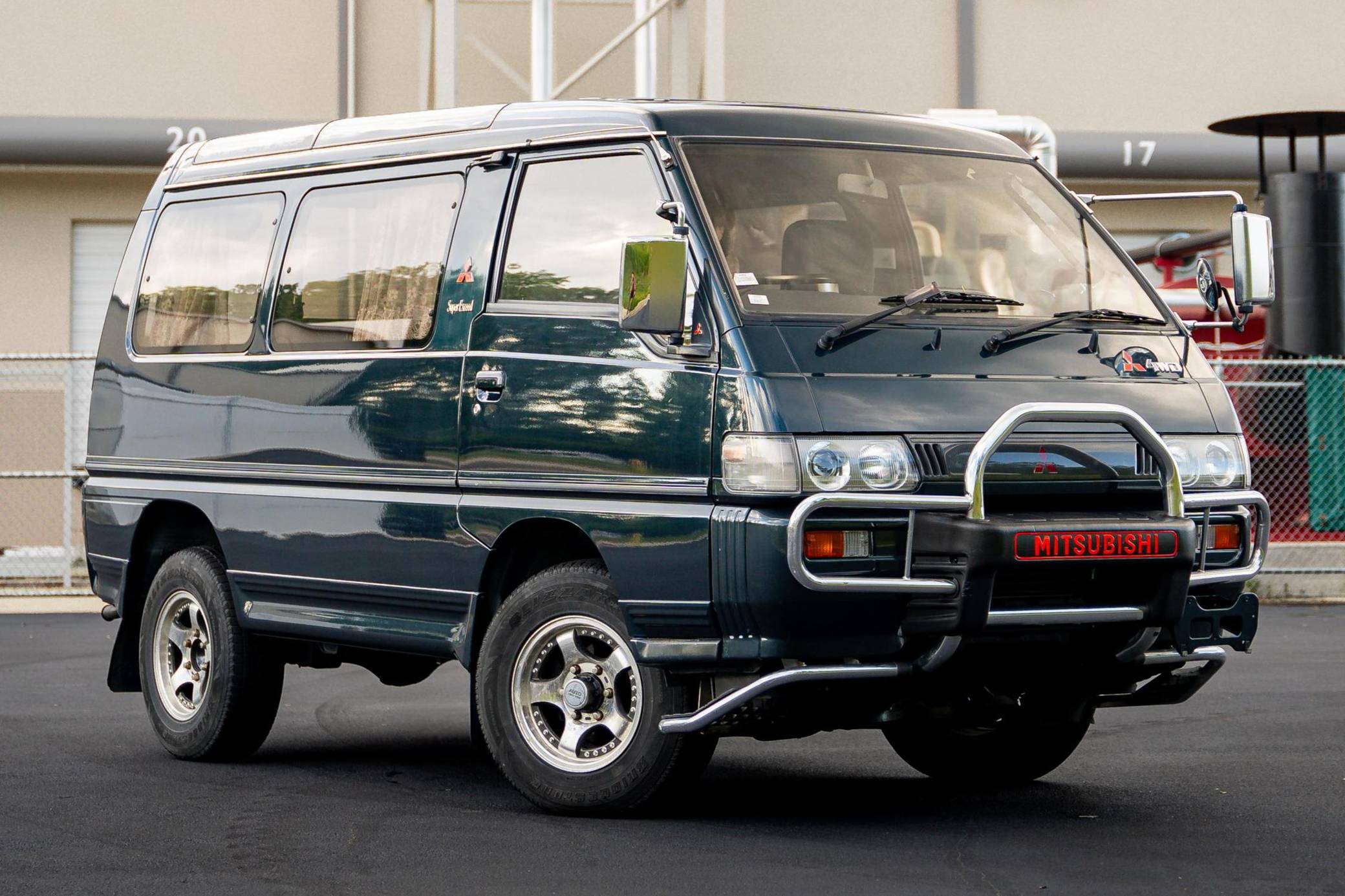 1991 Mitsubishi Delica Star Wagon Super Exceed 4WD