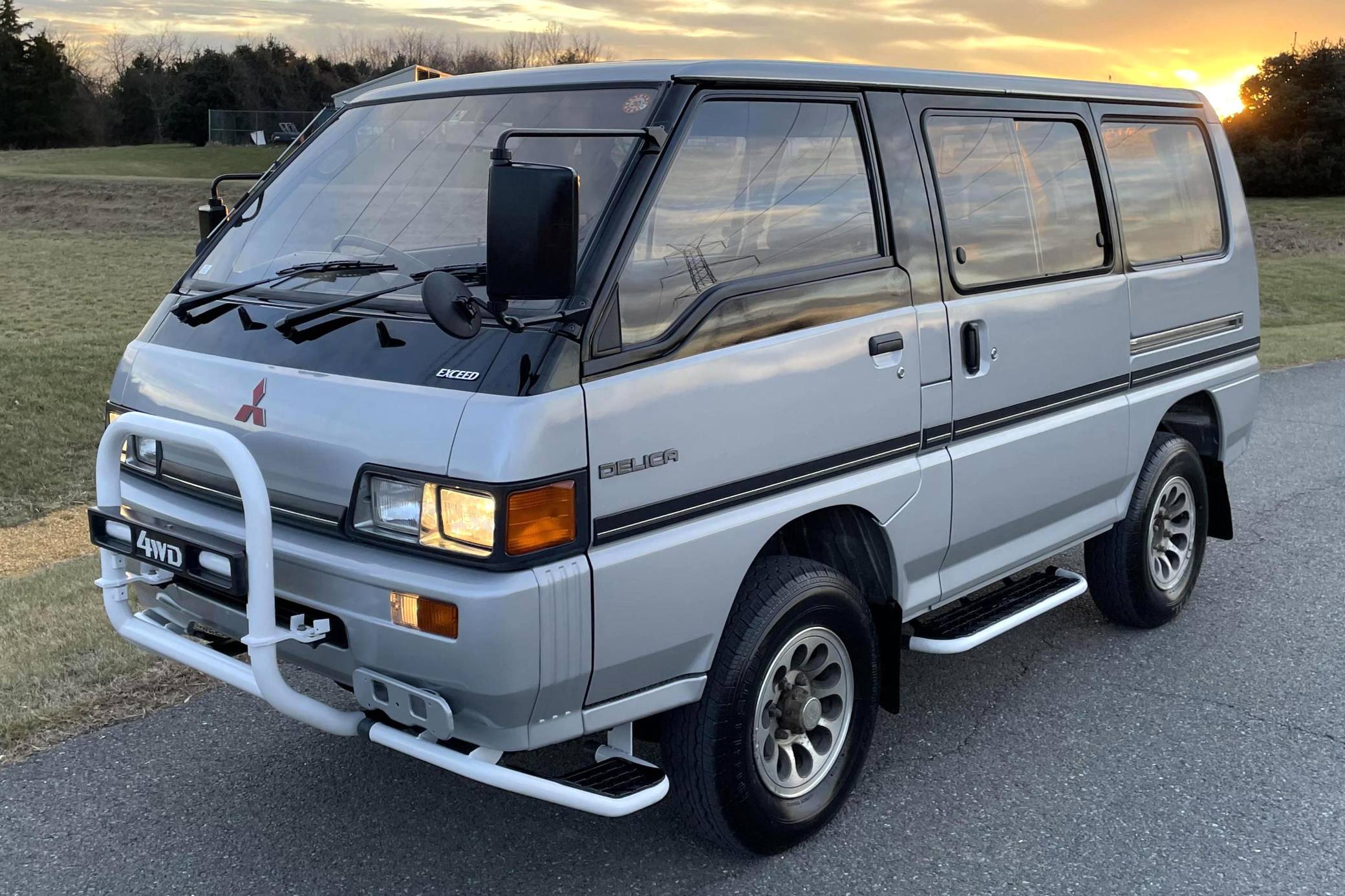 1988 Mitsubishi Delica Star Wagon Exceed 4WD