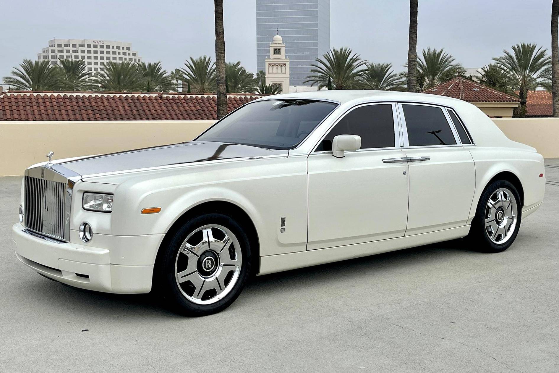 Here's How Much The Rolls Royce Phantom Umbrella Costs