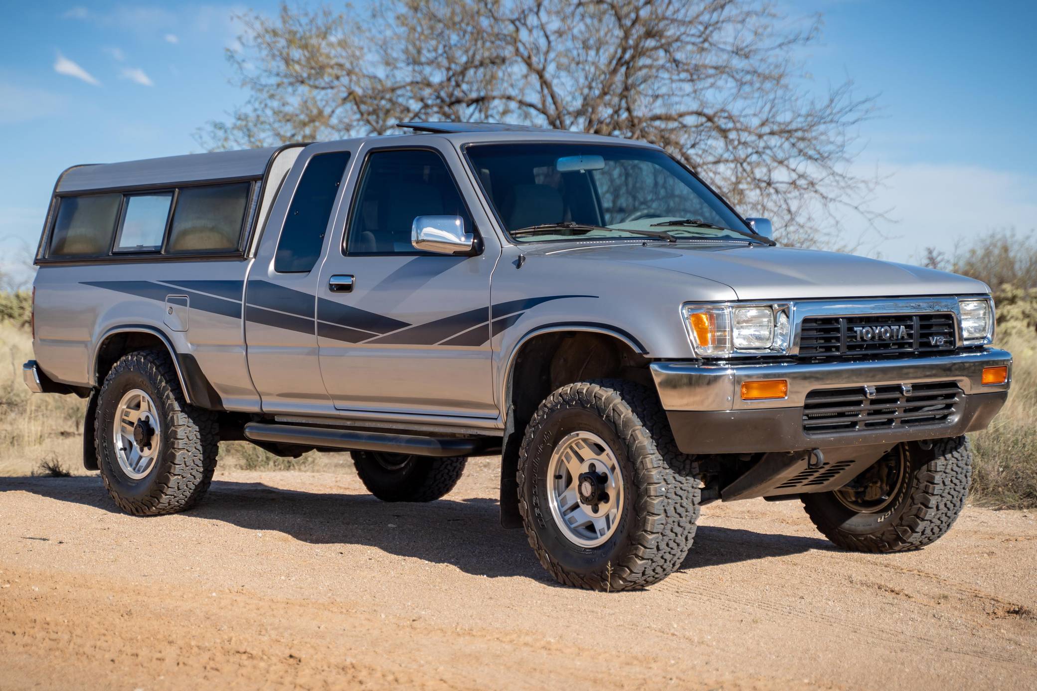 Finally!  Perfect Condition 1989 Toyota Pickup Moldings & Trims Found! - hzfvw4q