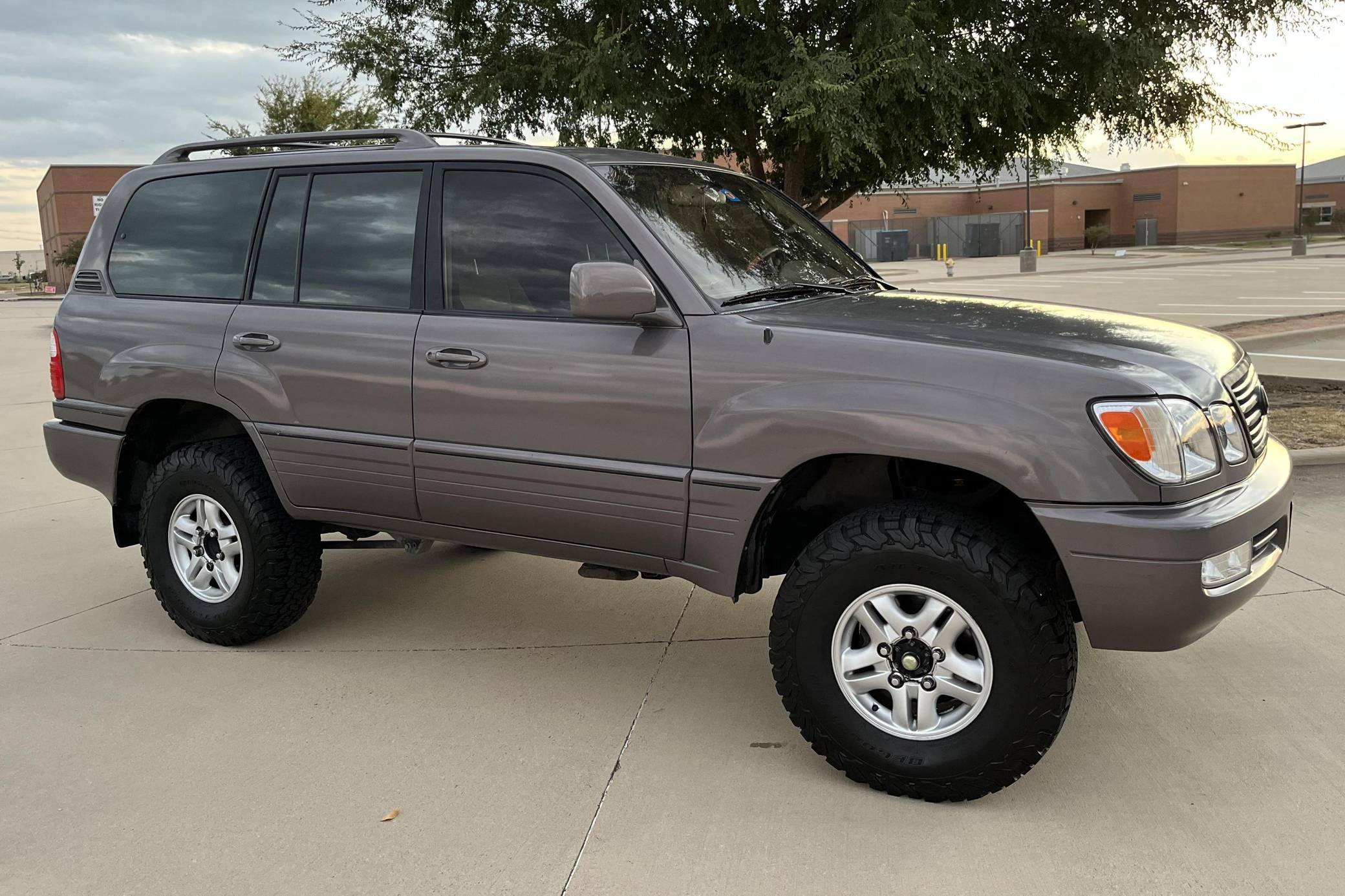 2000 Lexus LX 470