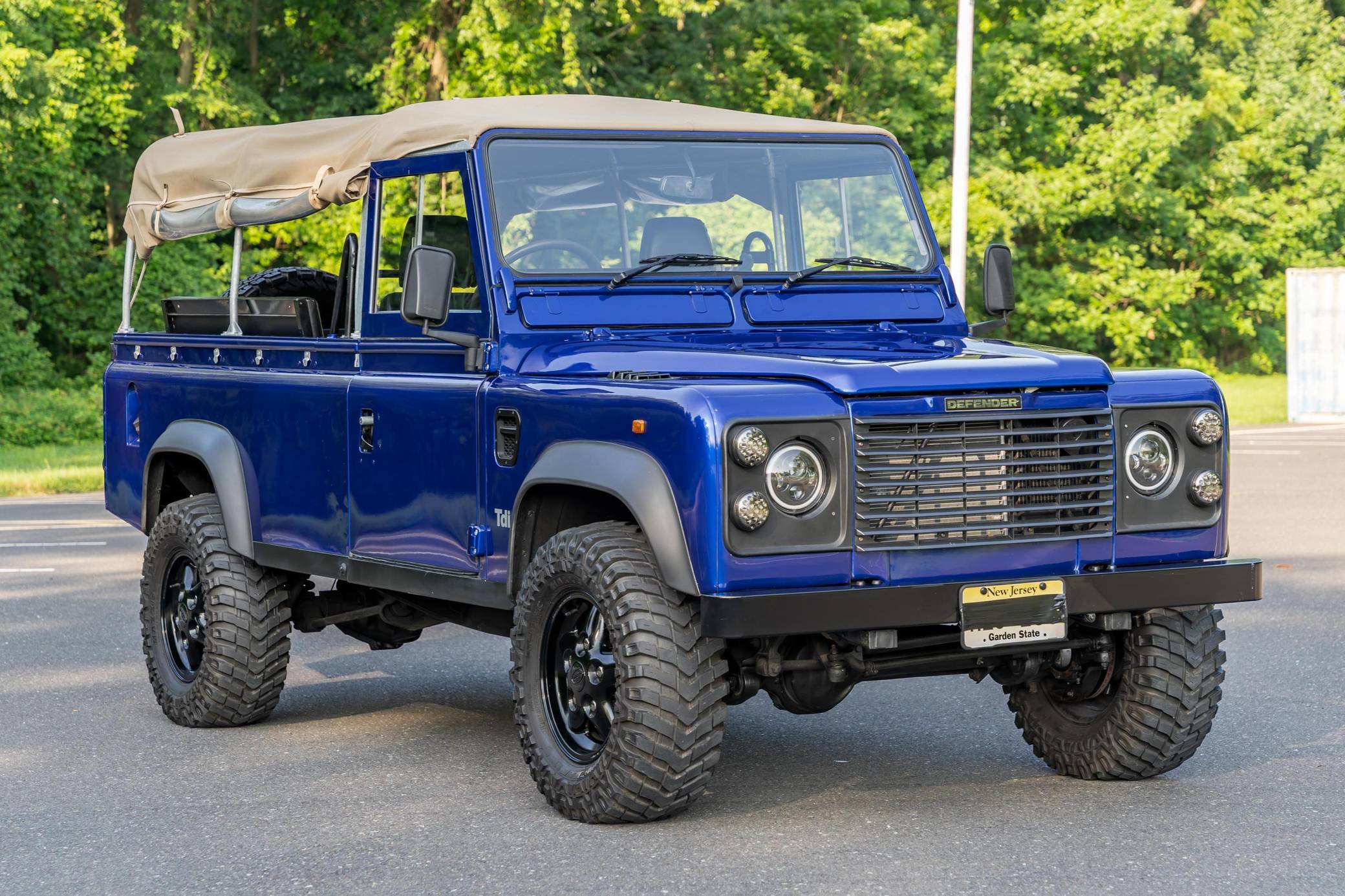 1994 Land Rover Defender 110 VIN: SALLDHAF7MA943353 for Sale