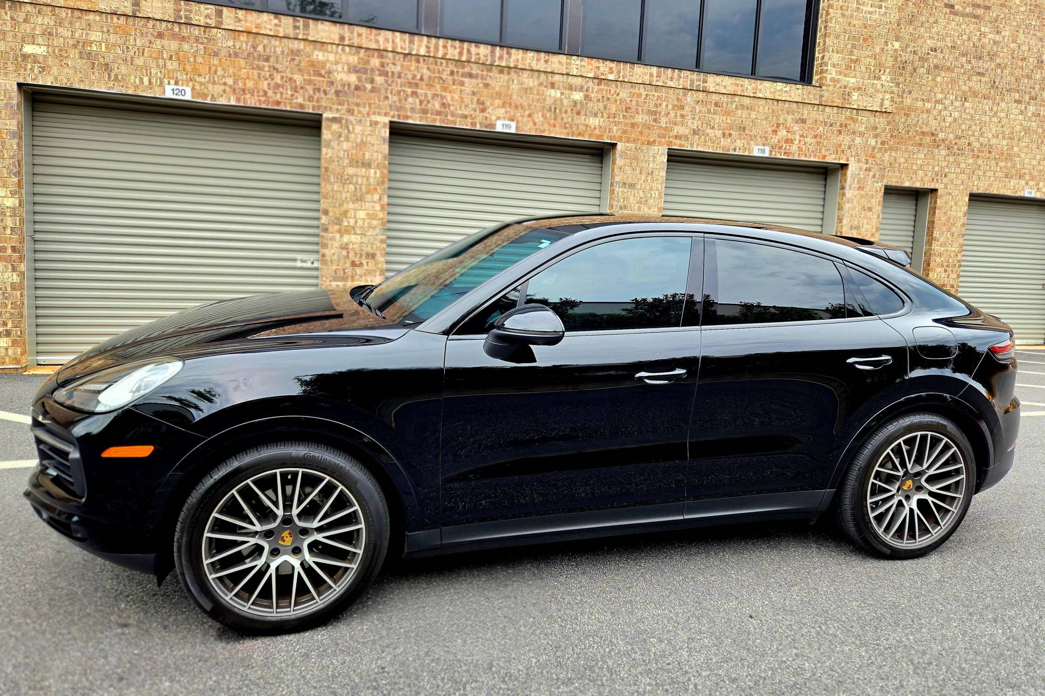 2022 Porsche Cayenne E-Hybrid Coupe