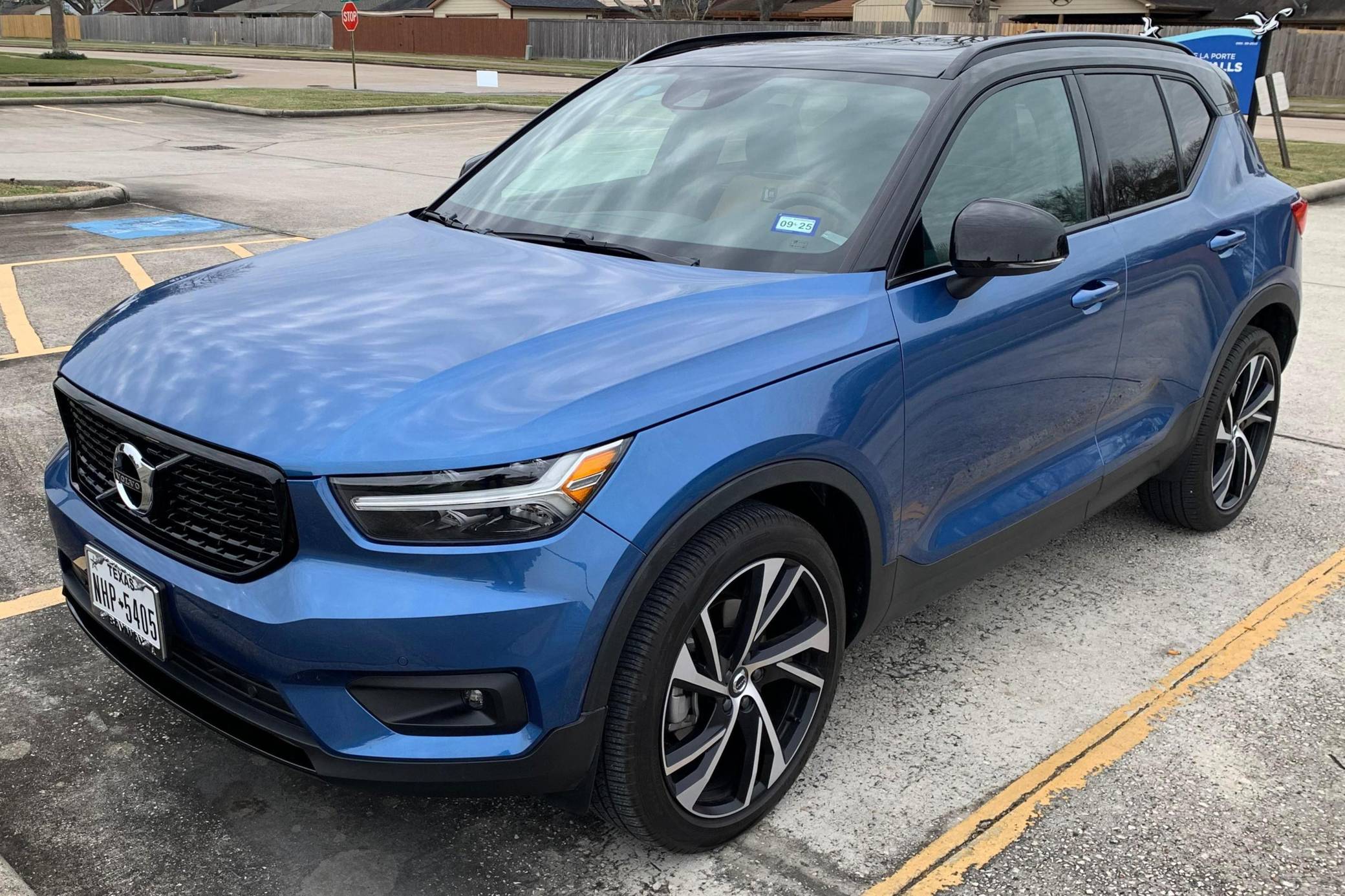 2020 Volvo XC40 T5 R-Design 