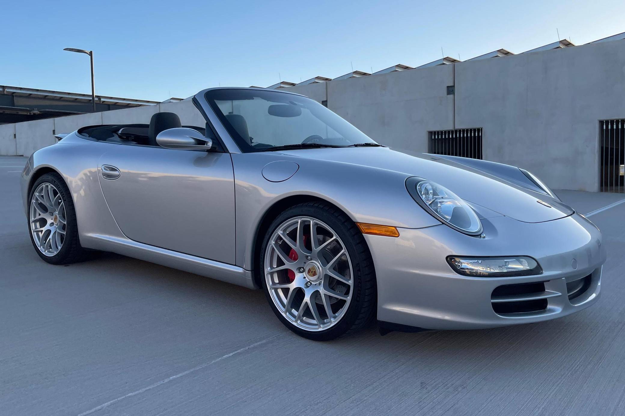Extraordinary 2005 Porsche 911 Convertible Pictures