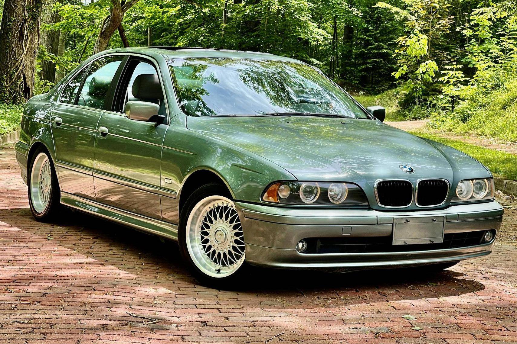 2001 BMW 525i Sedan