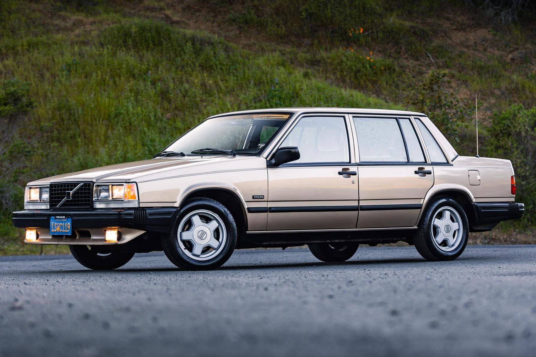 1987 Volvo 740 Turbo Sedan for Sale - Cars & Bids