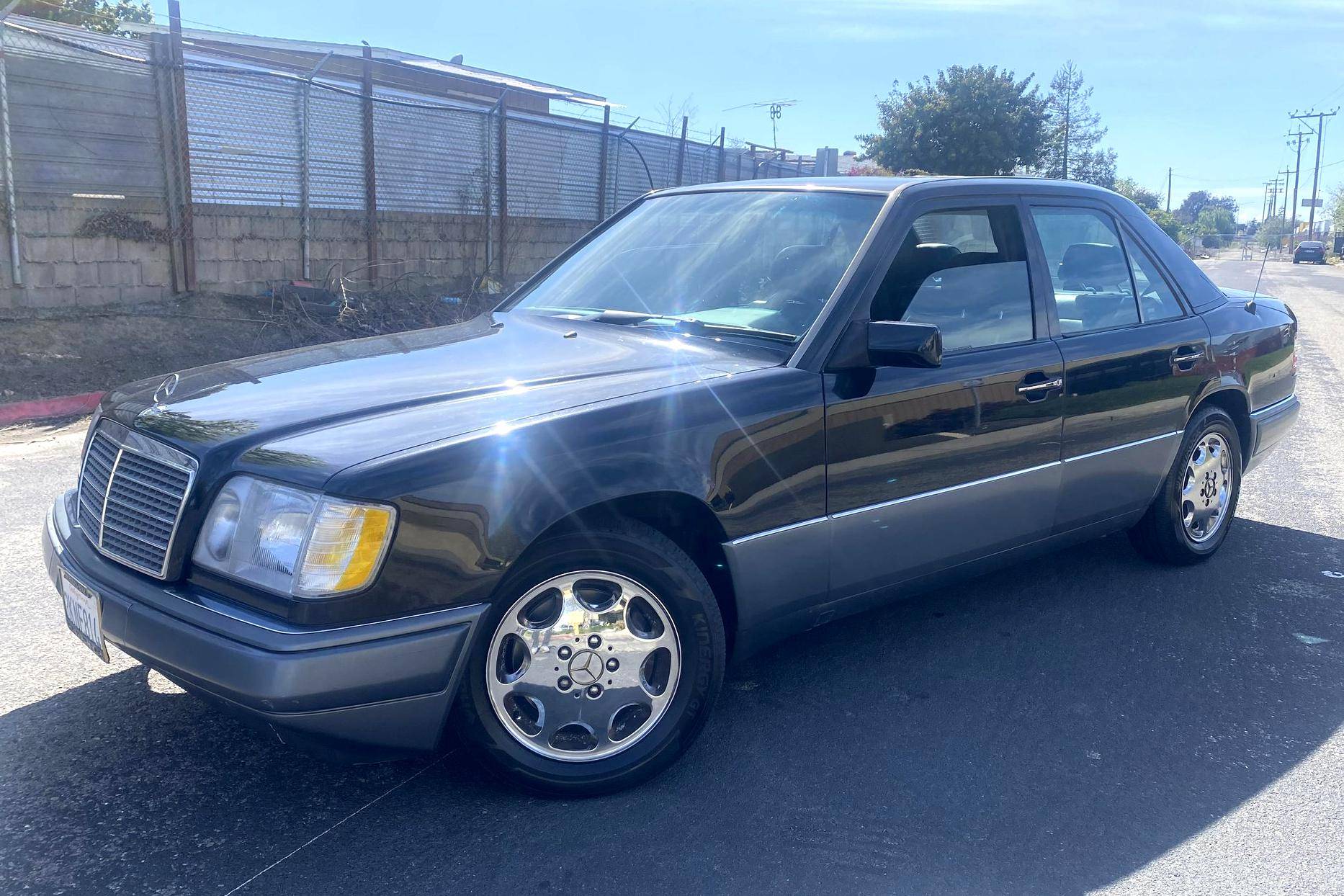 1995 Mercedes-Benz E320 Sedan