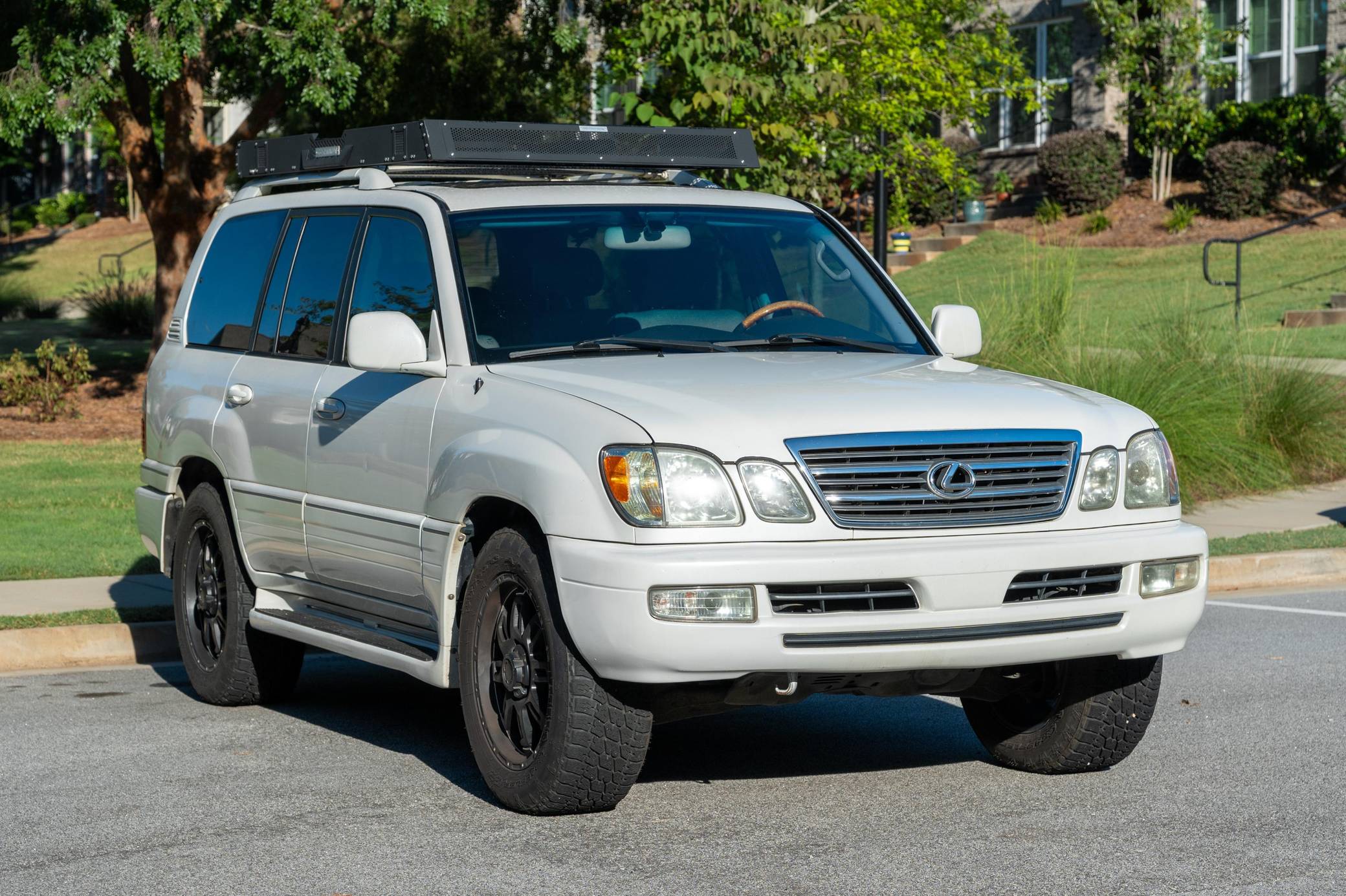 2004 Lexus LX