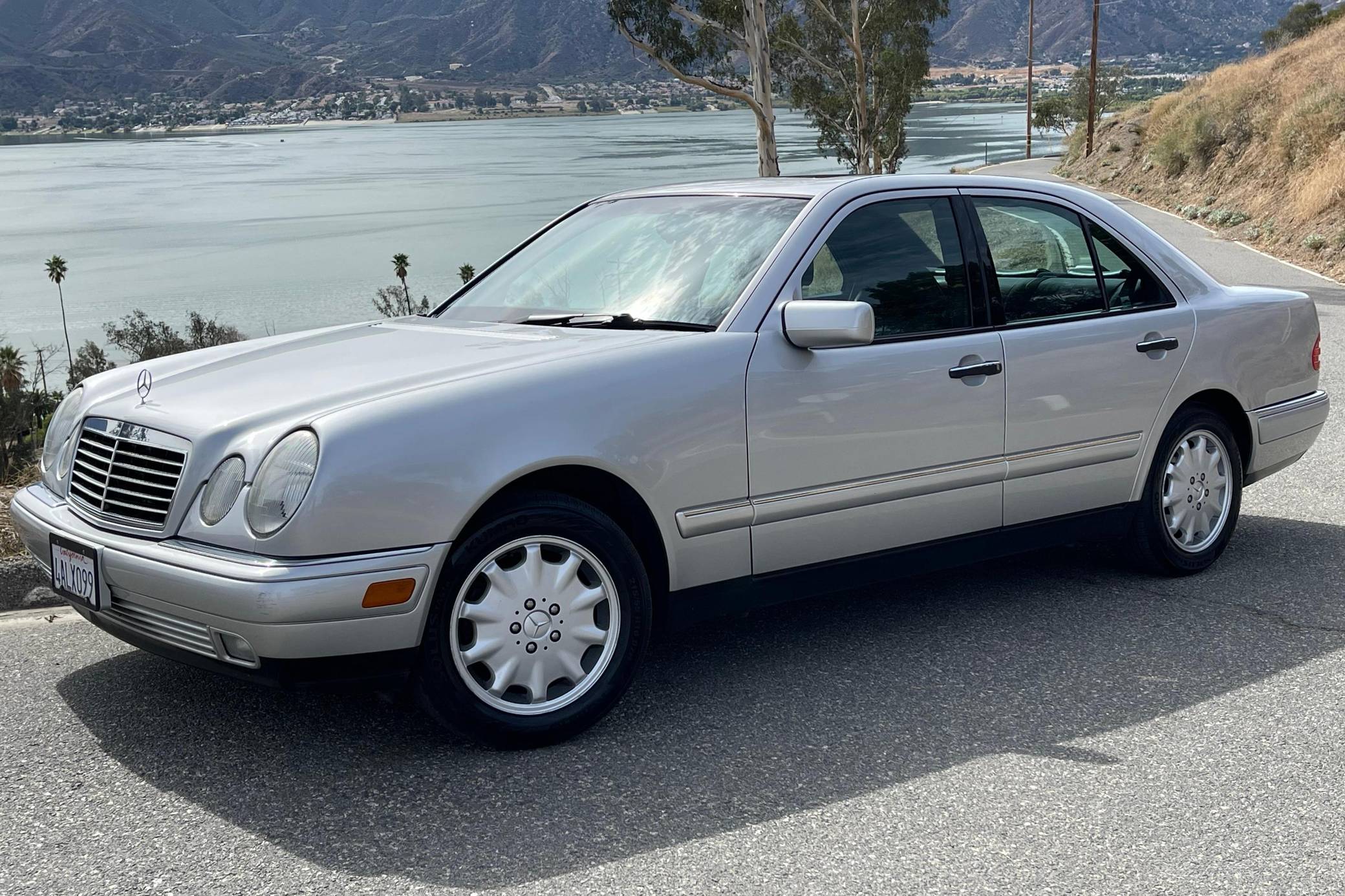 1997 Mercedes-Benz E320 Sedan