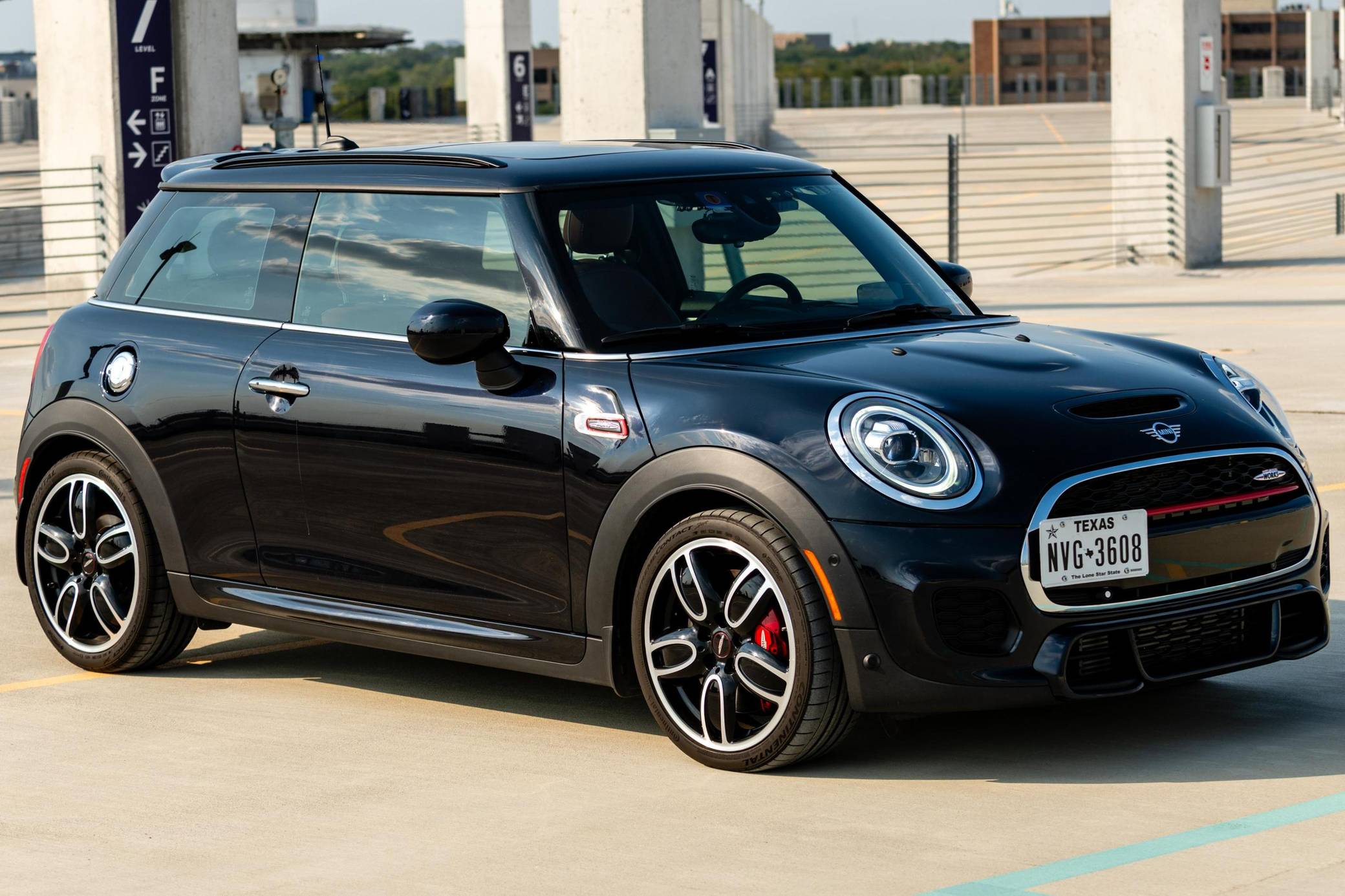 This new Mini John Cooper Works is a manual-only special edition