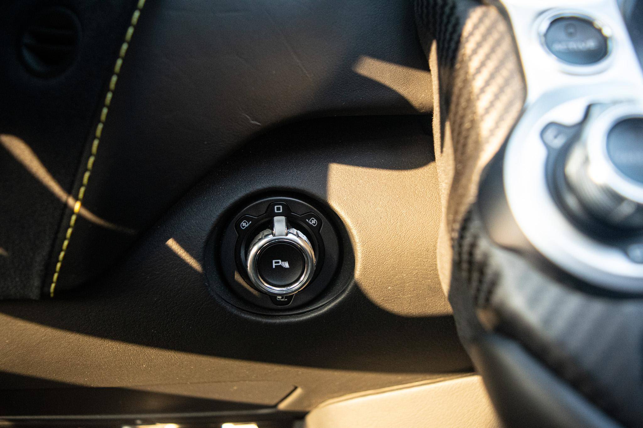 2020 McLaren 720S Spider Performance photo 98