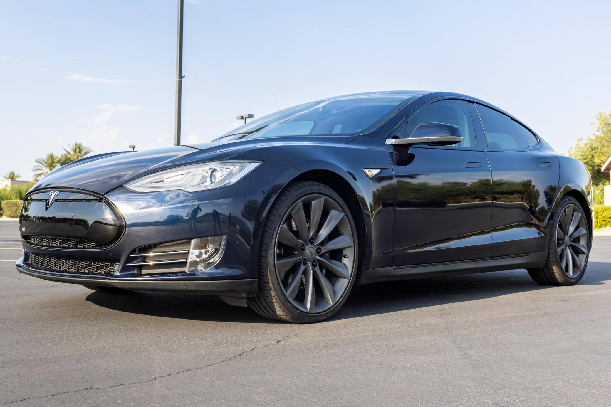 2013 Tesla Model S Performance P90+ VIN: 5YJSA1DP3DFP11136