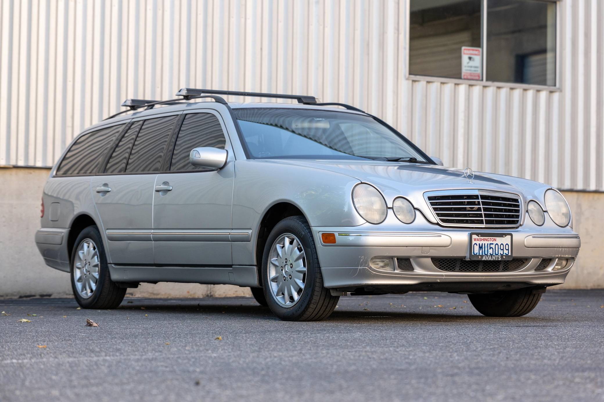 2001 Mercedes-Benz E320 4Matic Wagon VIN: WDBJH82J21X044171 for
