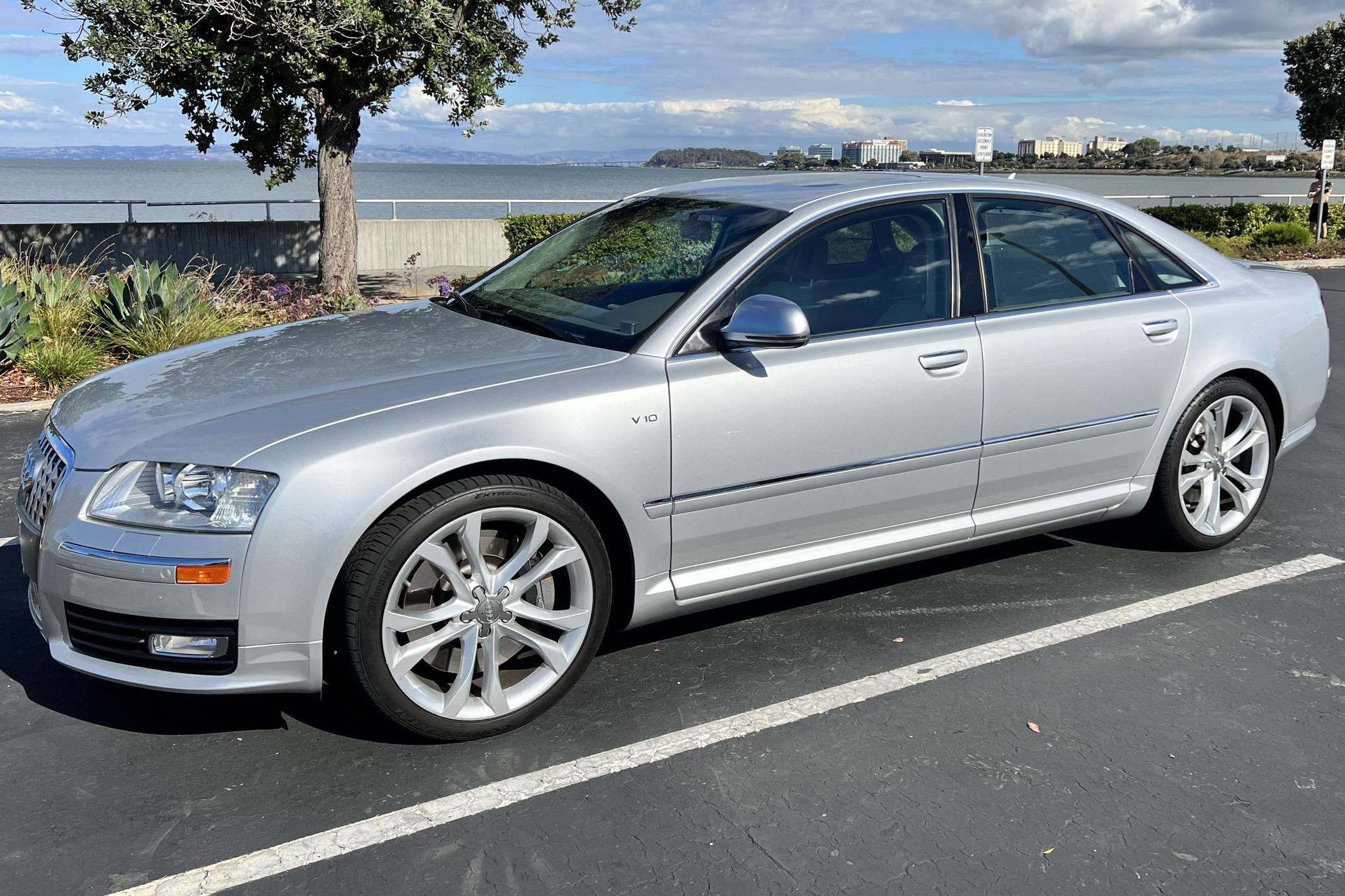 2008 Audi S8