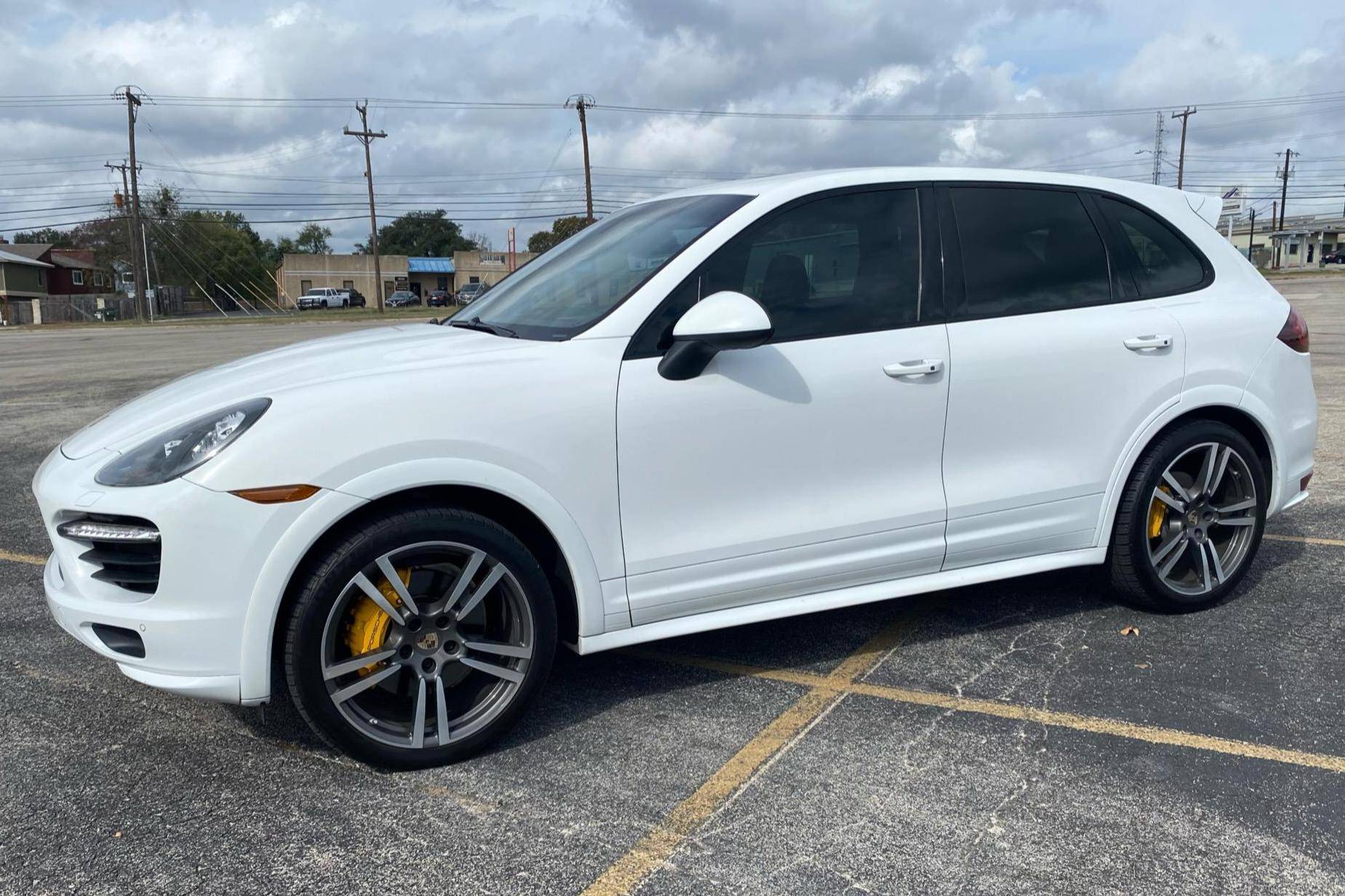 2013 Porsche Cayenne GTS