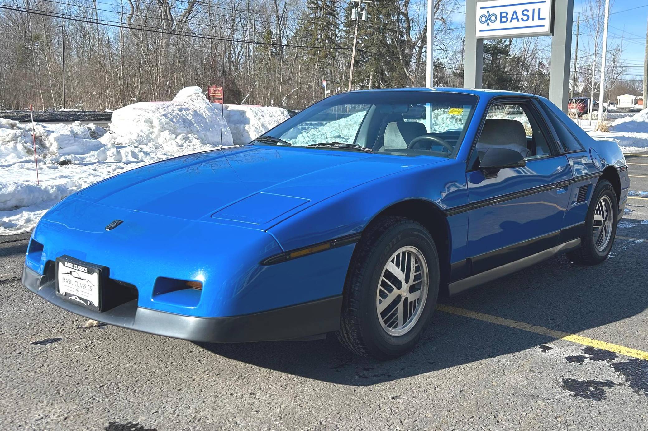 1987 Pontiac Fiero SE