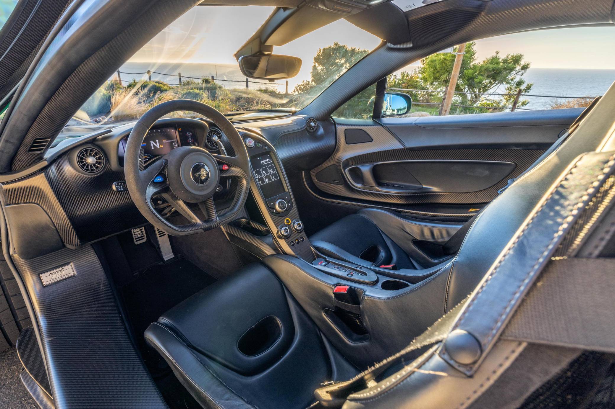 2014 McLaren P1 photo 6