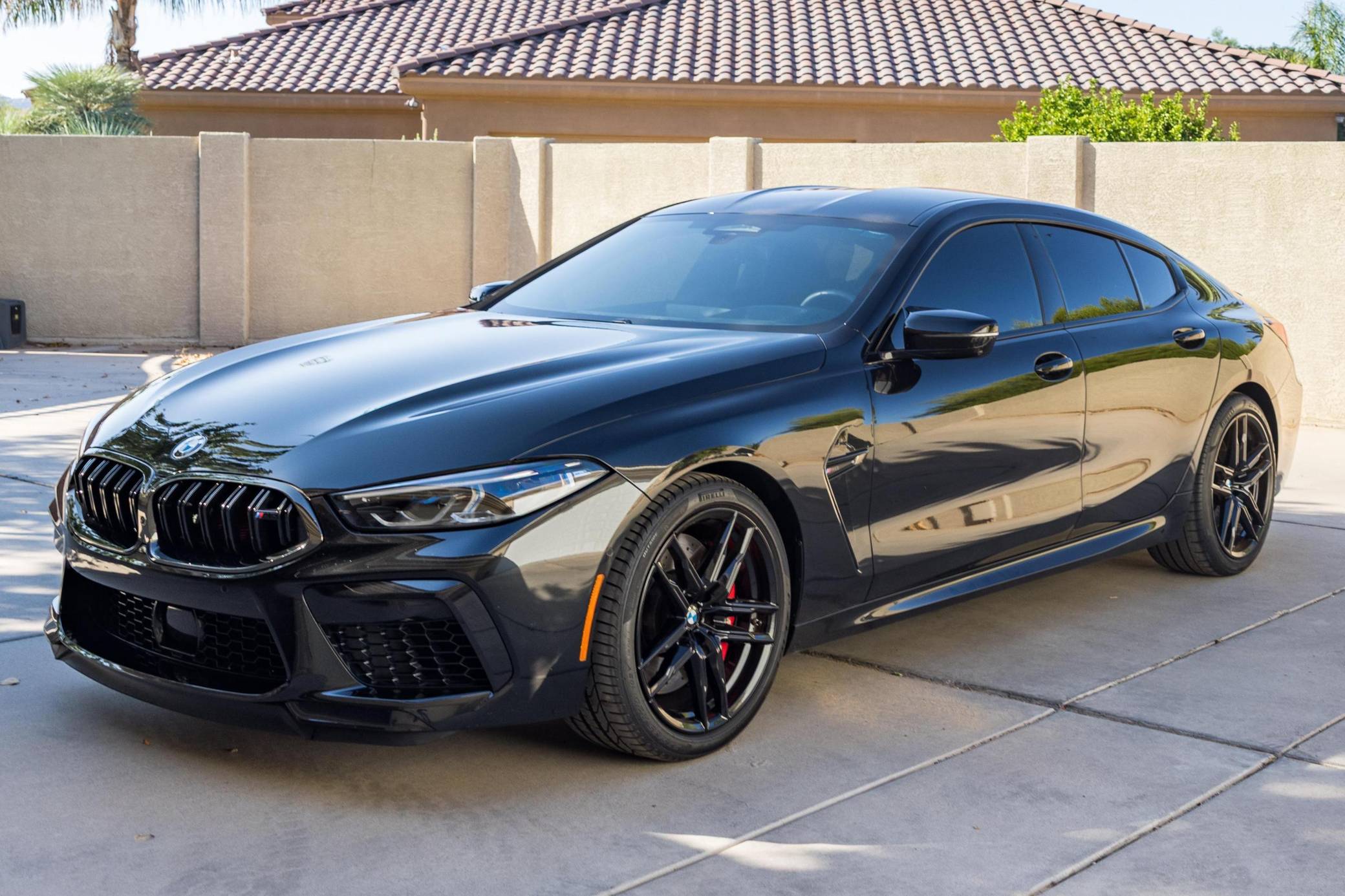 2023 BMW M8