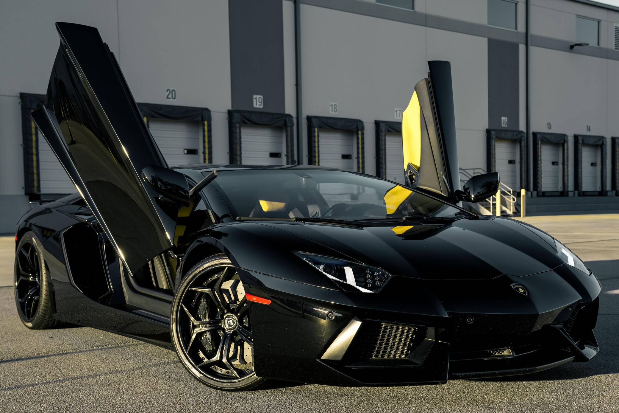 2013 Lamborghini Aventador LP700-4 VIN: ZHWUC1ZD5DLA01356