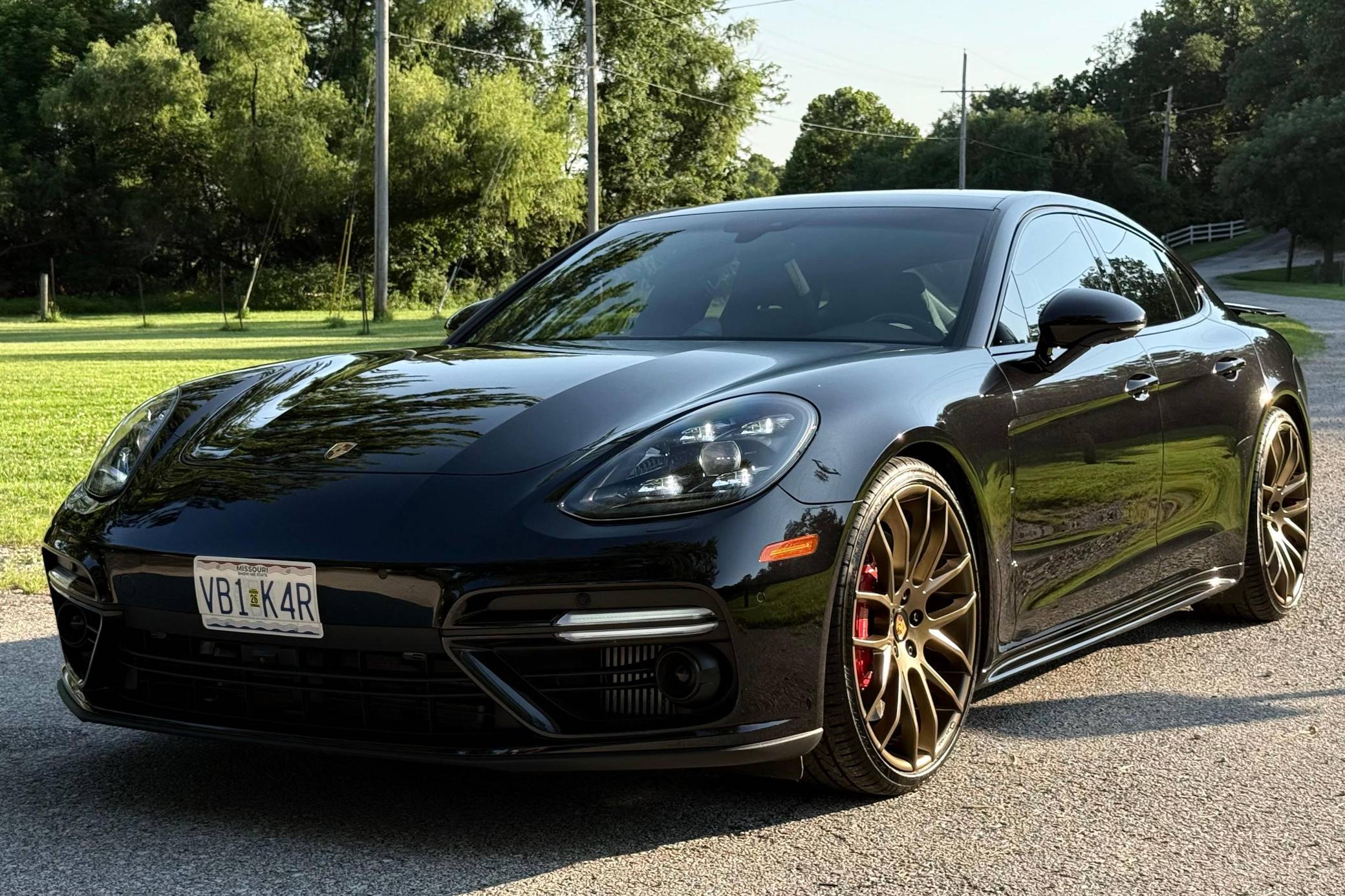 PANAMERA 2018 2021 750ml 3本セット 2018-Porsche-Panamera-