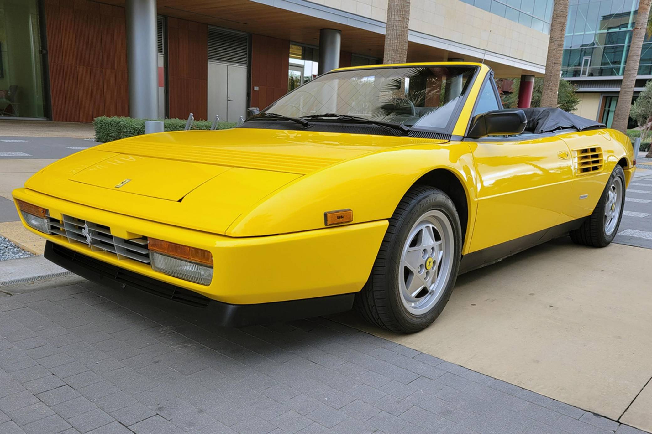 1989 Ferrari Mondial T Cabriolet