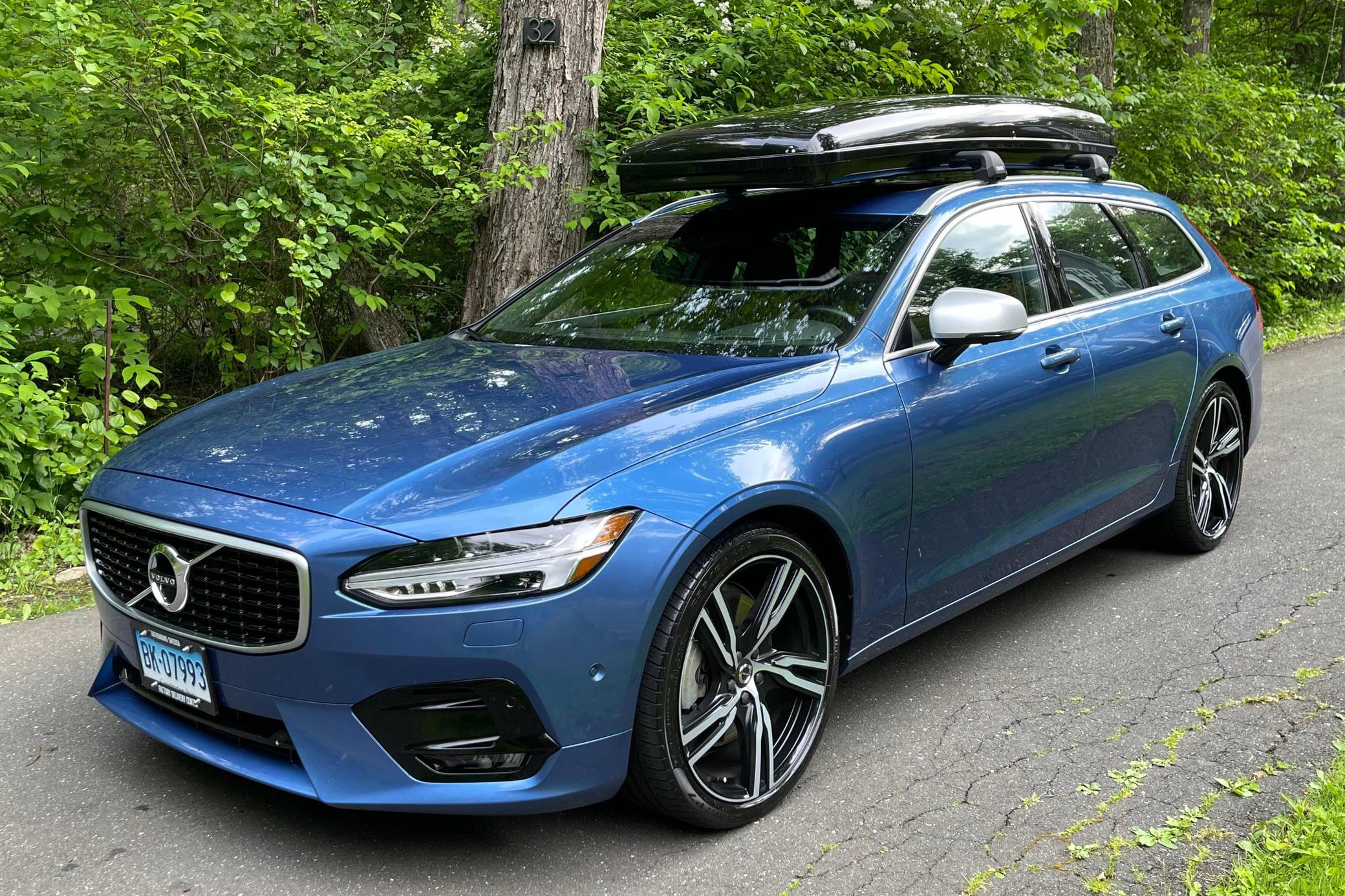 Volvo designed roof discount box