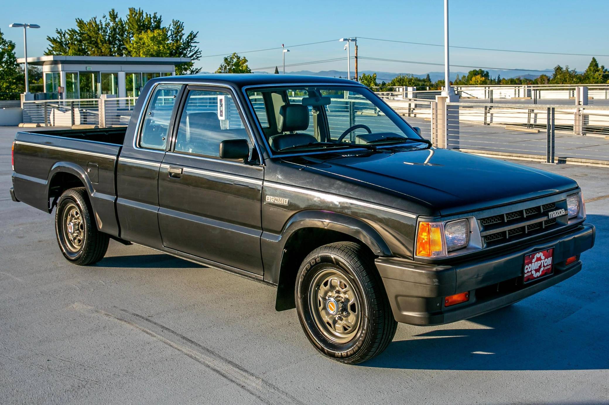 1988 Mazda B2200