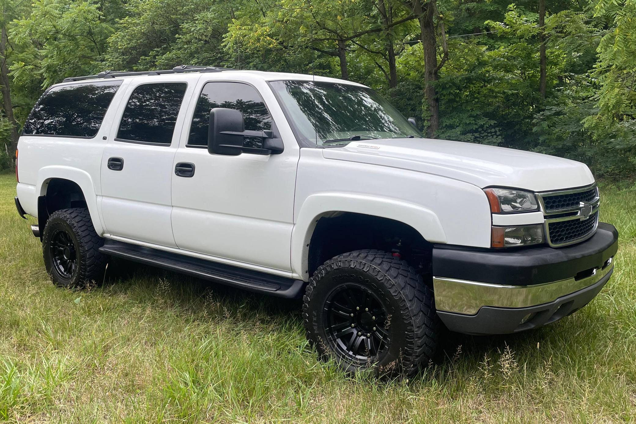 Partial Hood Fender & Mirror Kit | CHEVROLET SUBURBAN LS 2023