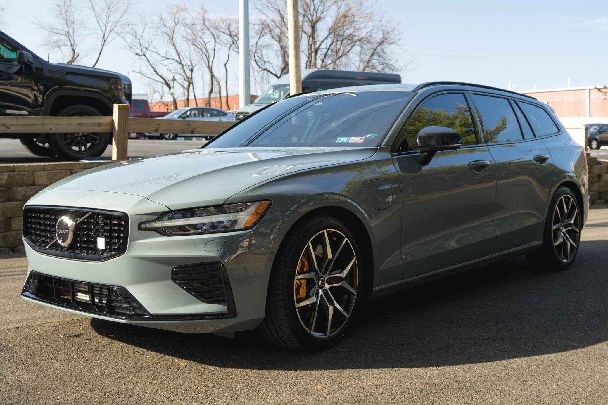 Partial Hood Fender & Mirror Kit | VOLVO V60 CROSS COUNTRY 2023
