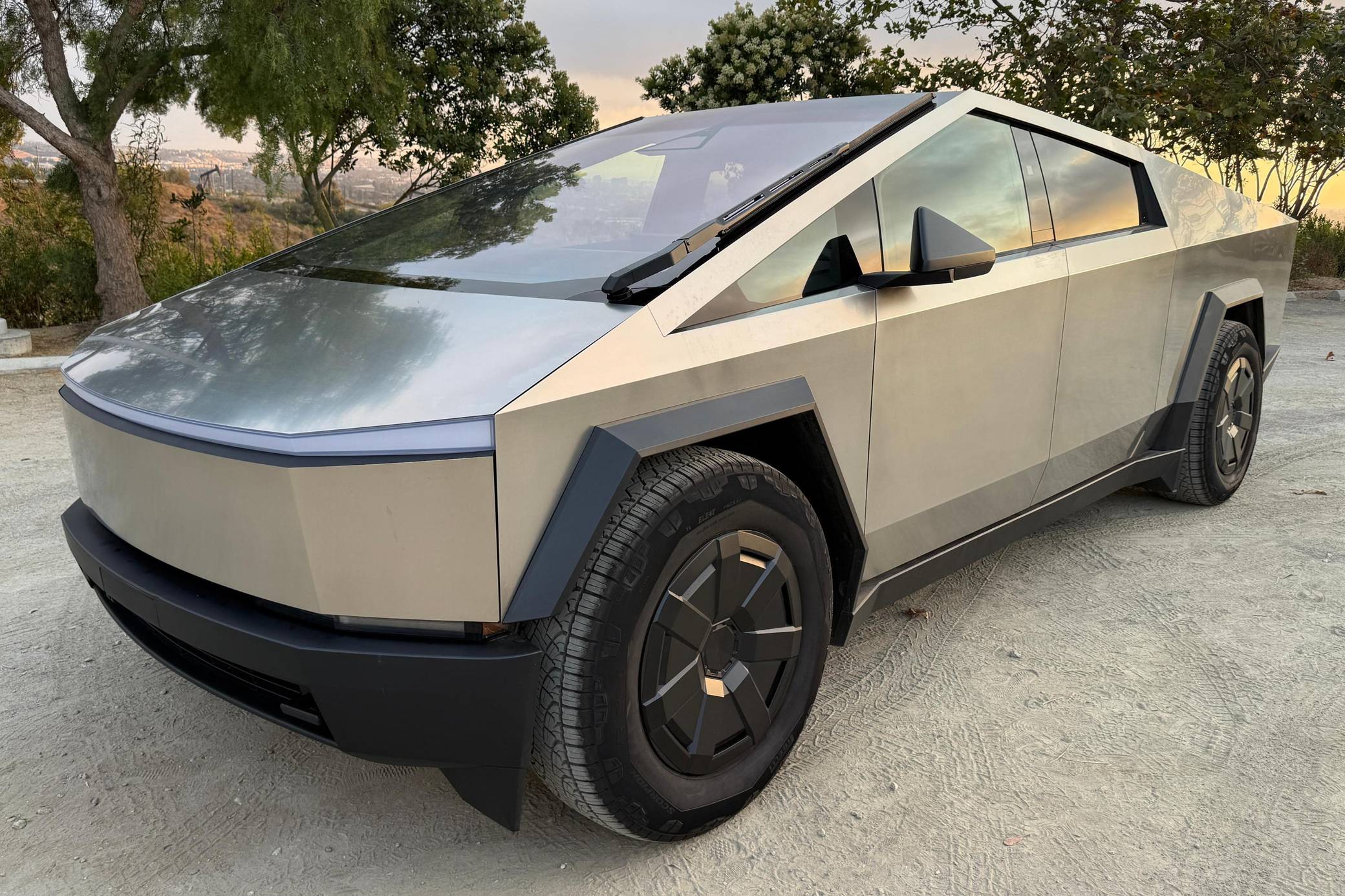 2024 Tesla Cybertruck VIN: 7G2CEHED9RA050851 for Sale - Cars & Bids