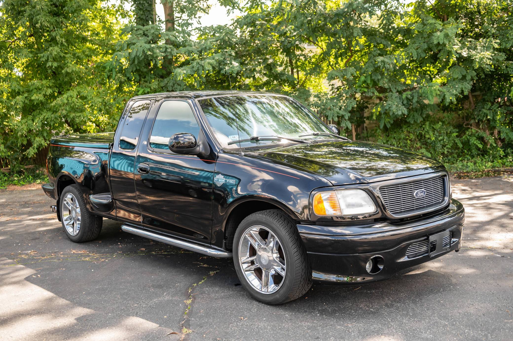 2000 Ford F-150 Harley-Davidson Edition VIN: 2FTRX07L5YCB02885 for