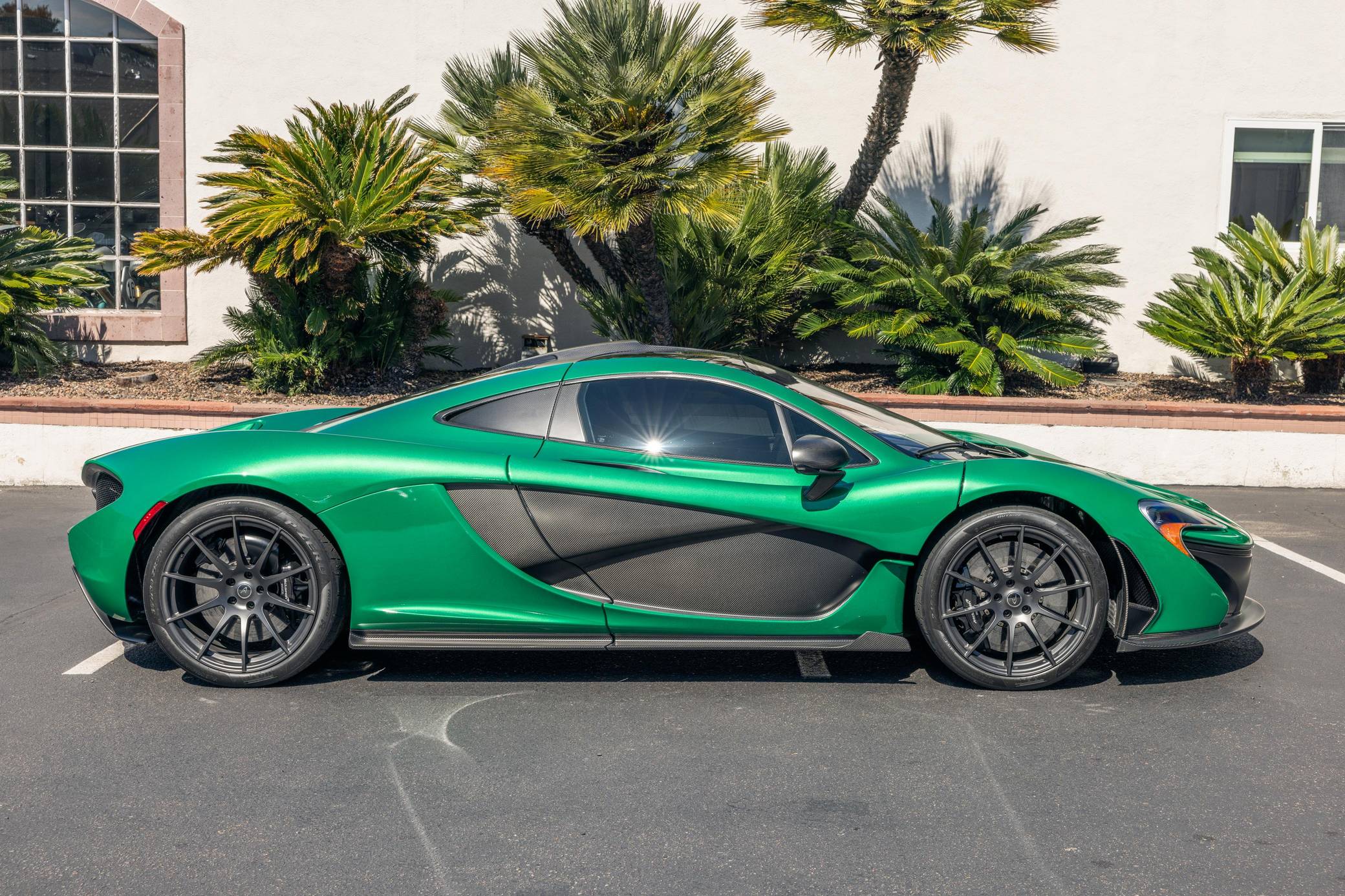 2014 McLaren P1 photo 127