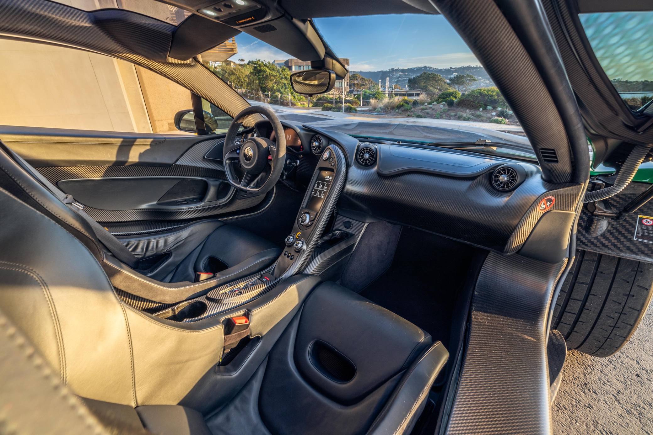 2014 McLaren P1 photo 329