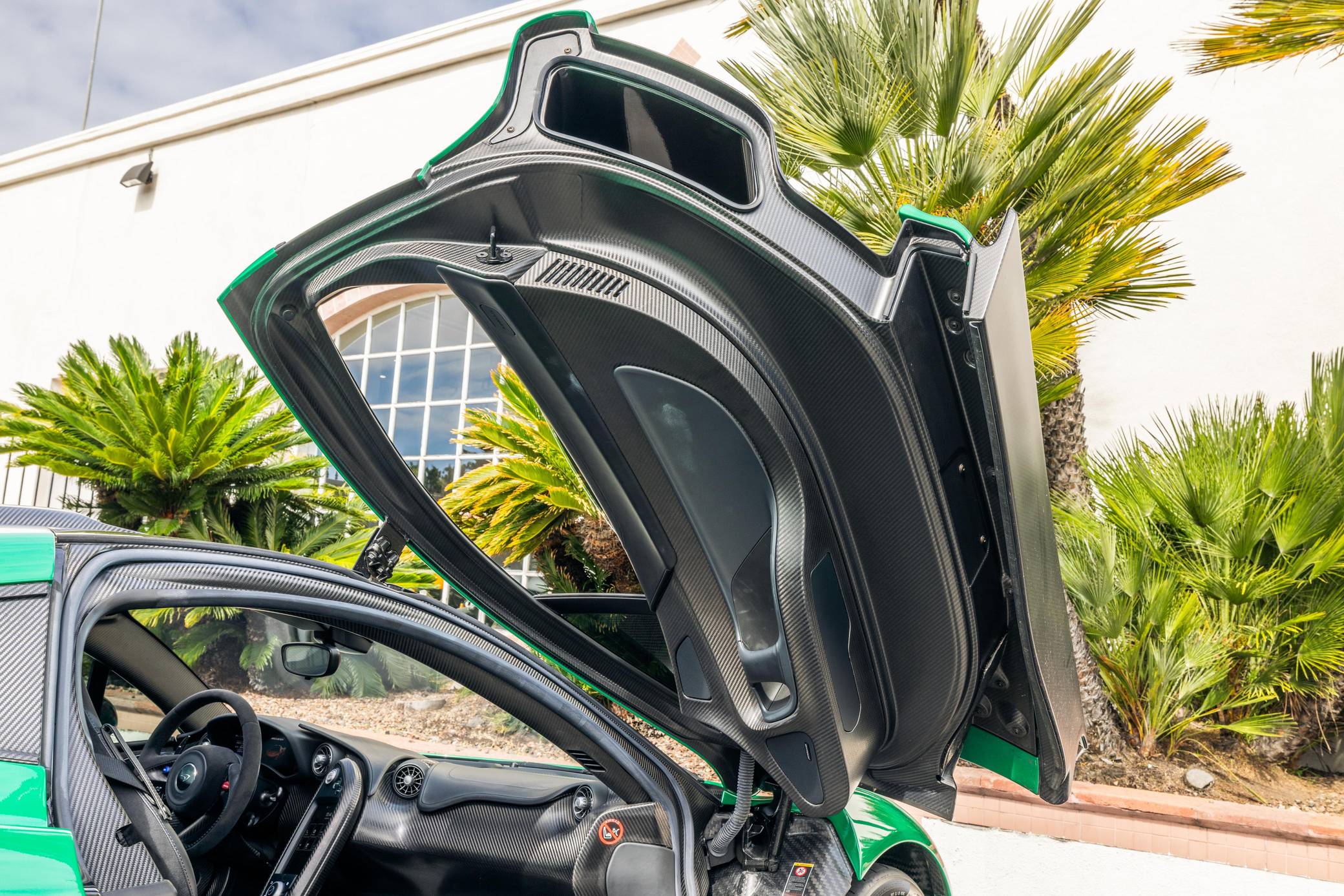 2014 McLaren P1 photo 380