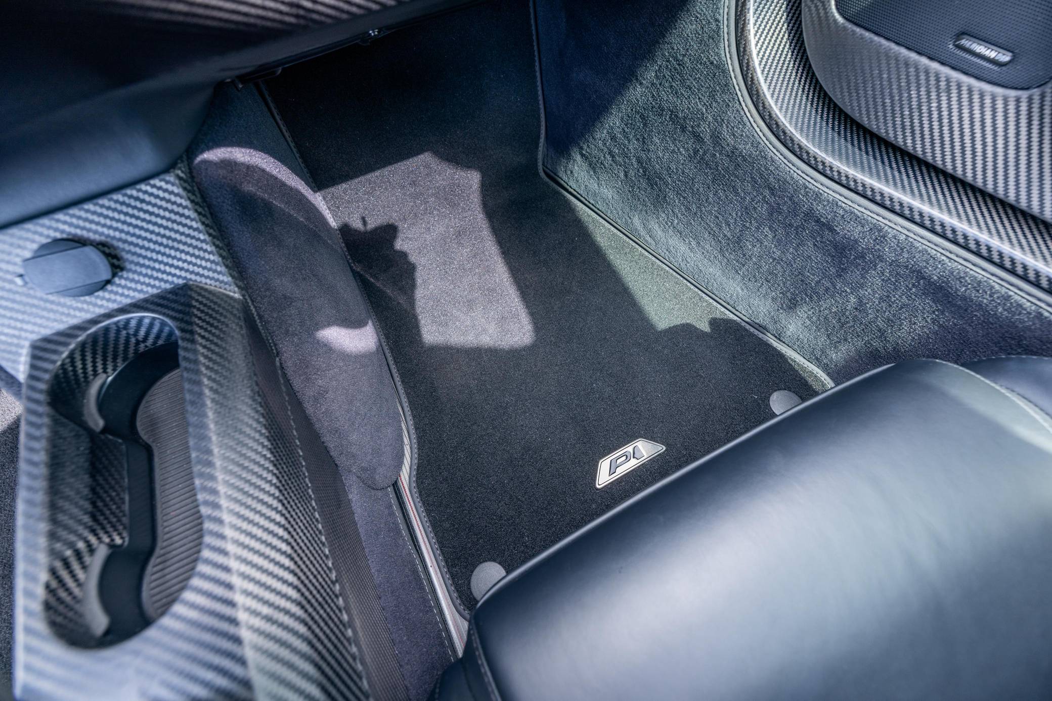 2014 McLaren P1 photo 360